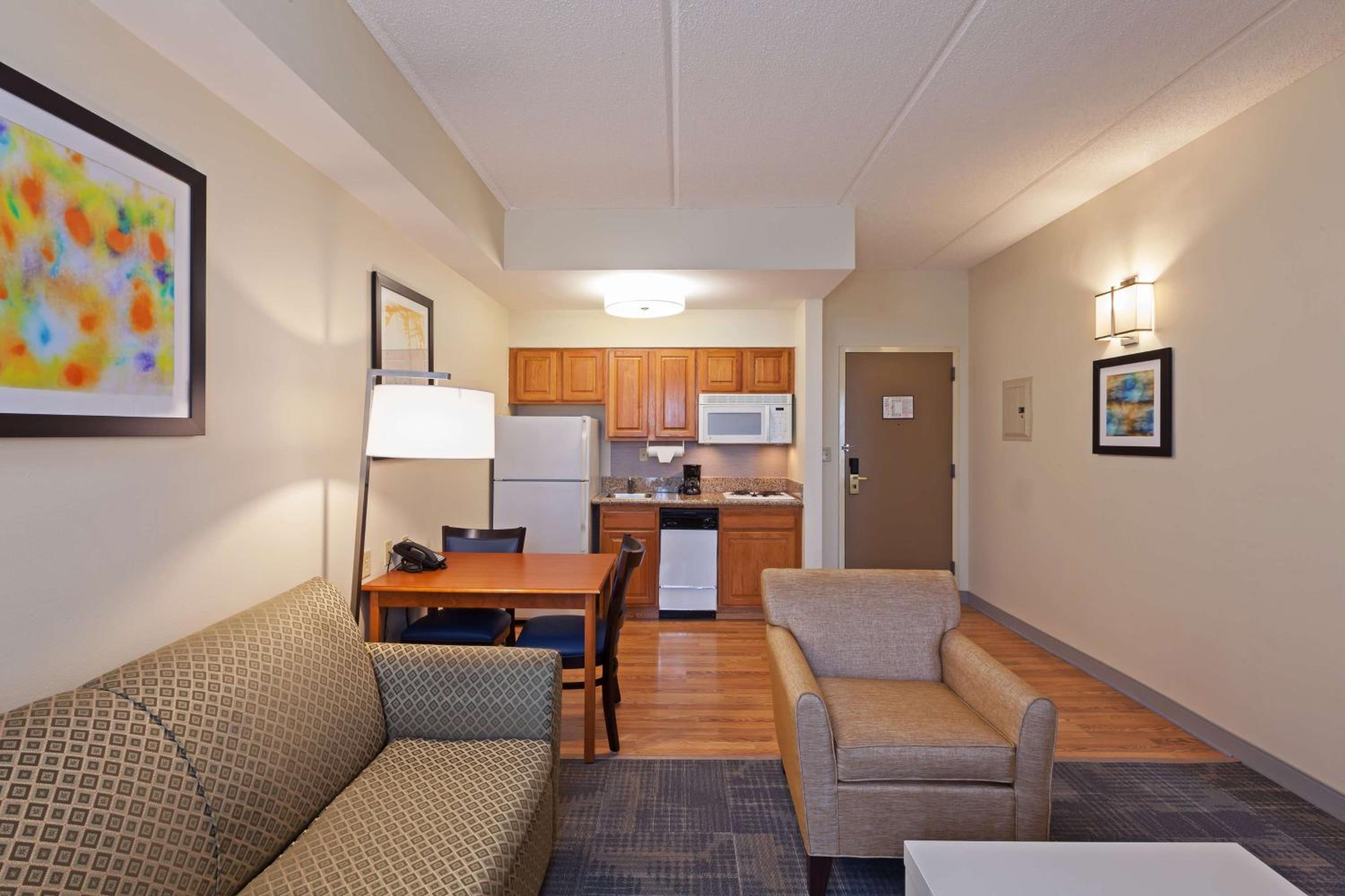 One-Bedroom King Suite - Non-Smoking photo 1