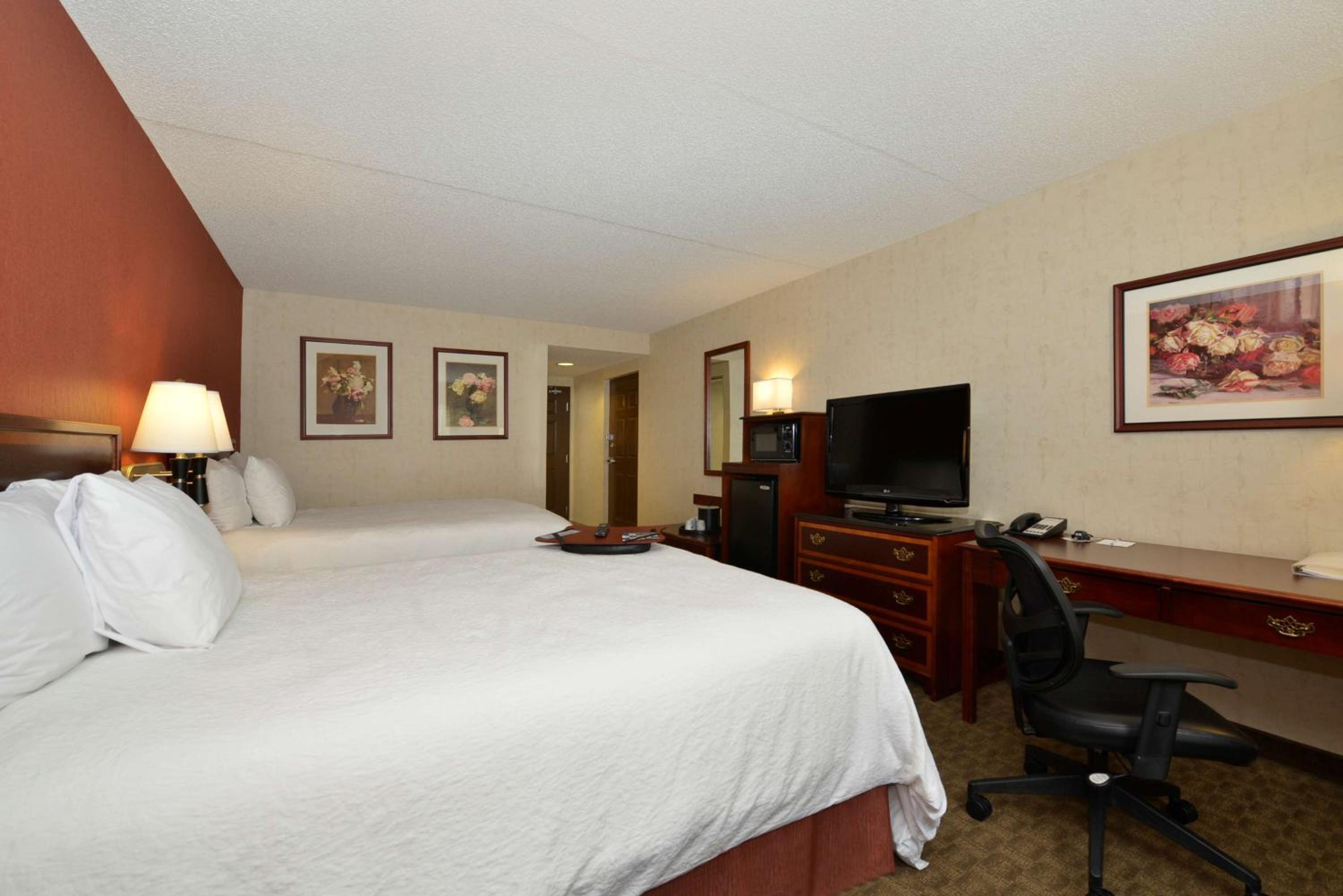 Room with Two Queen Beds - Non-Smoking - Photo 1