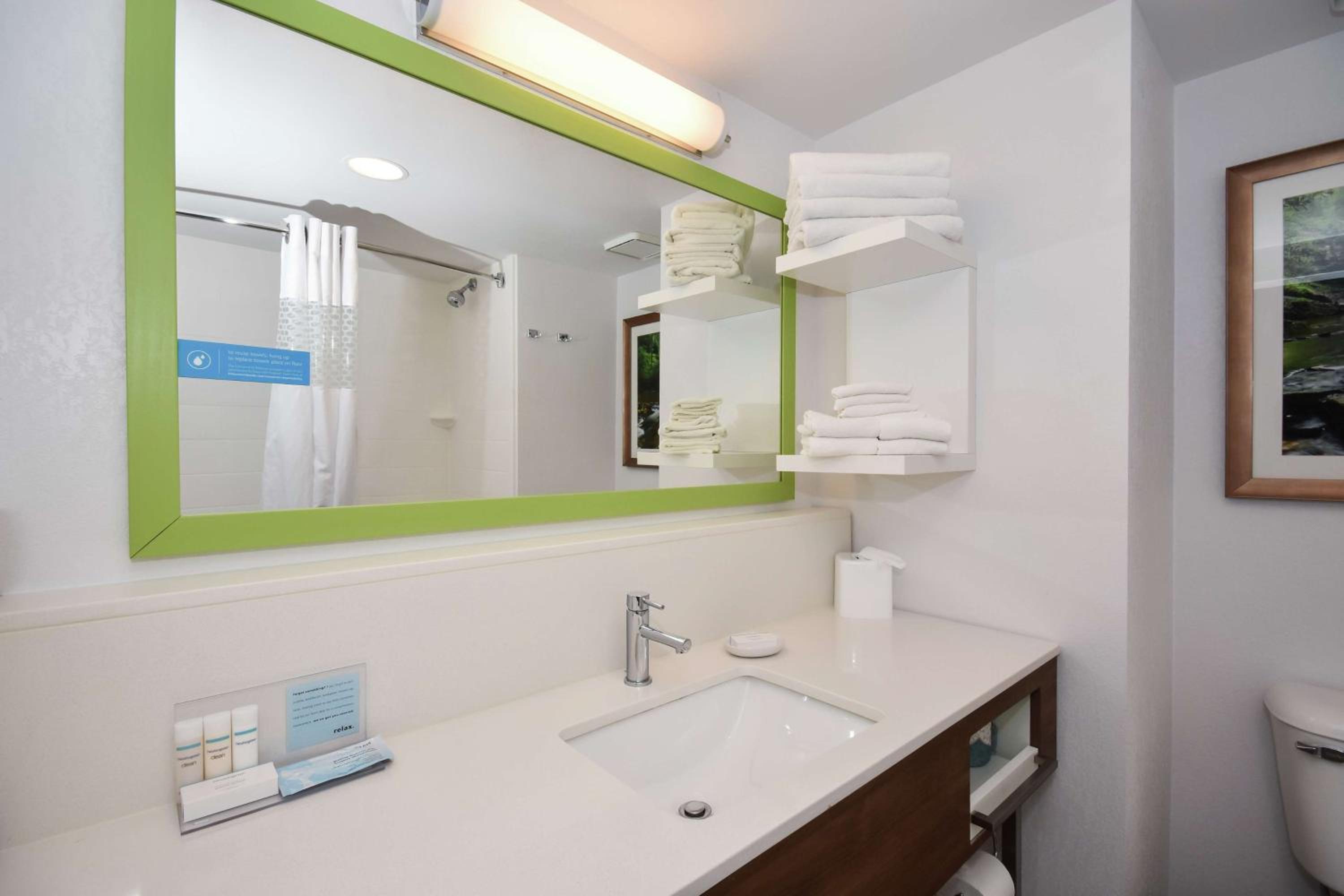 Double Room with Two Double Beds - Non-Smoking - Photo 6