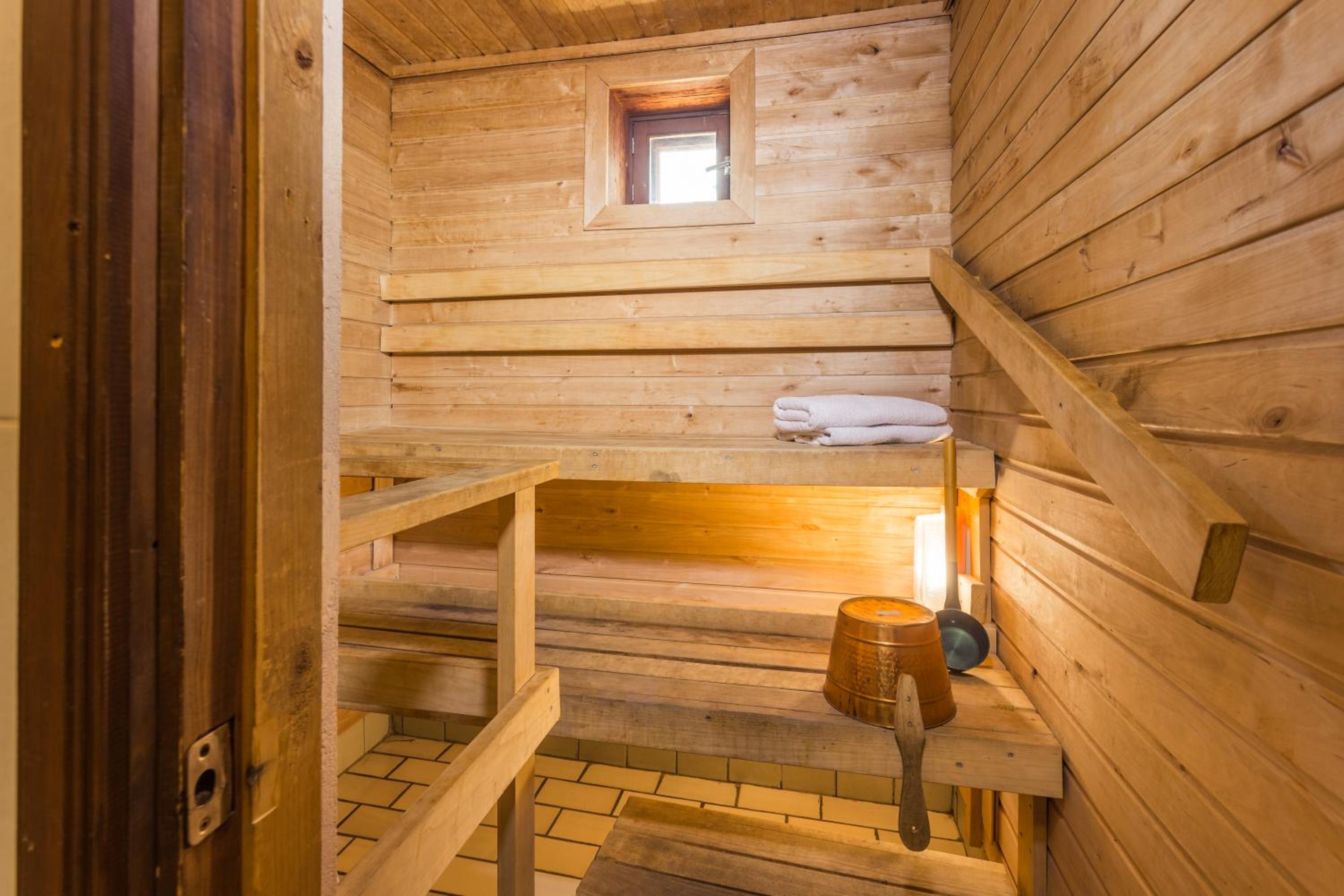 Suite with Sauna - Photo 11