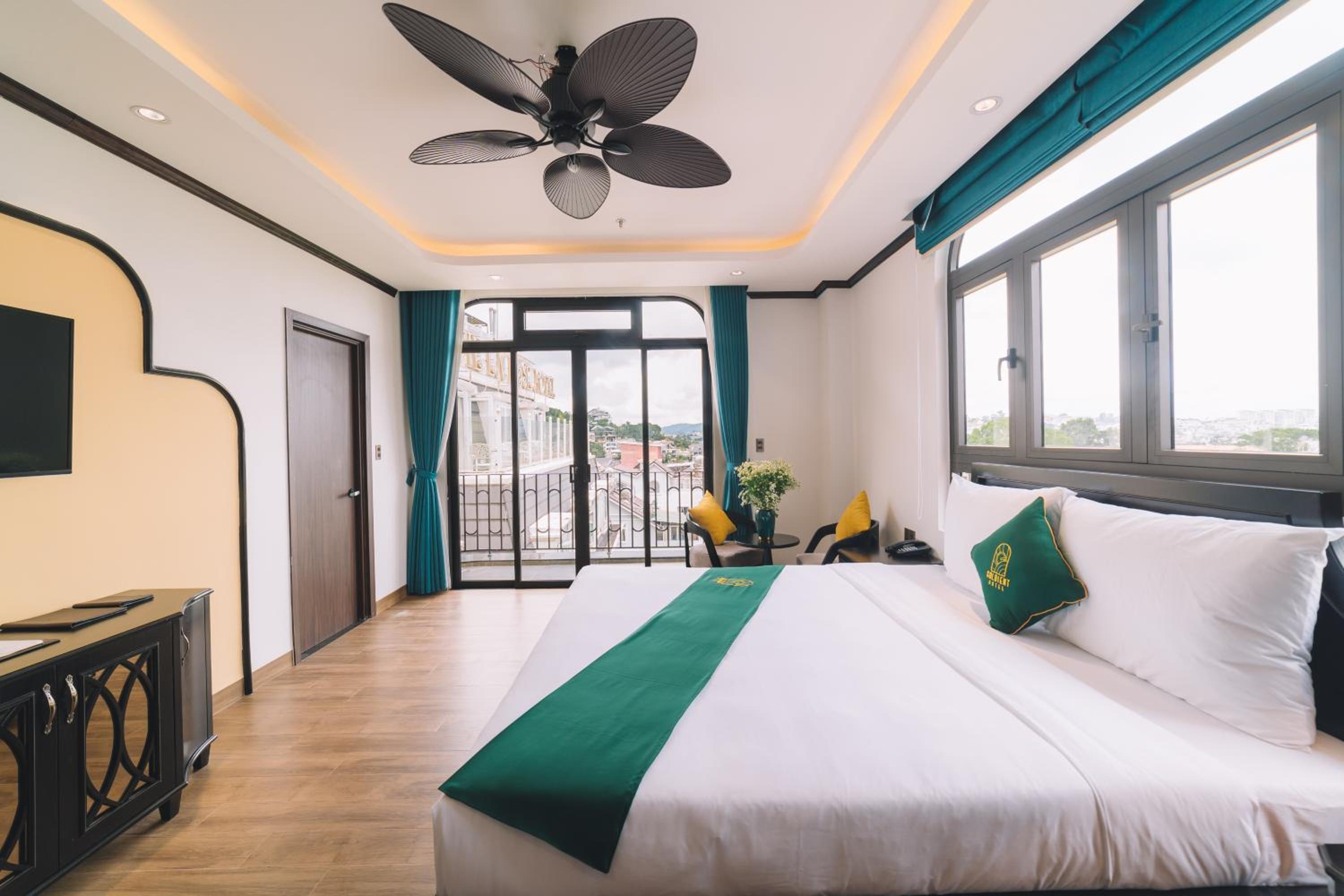 King Room with Balcony photo 2