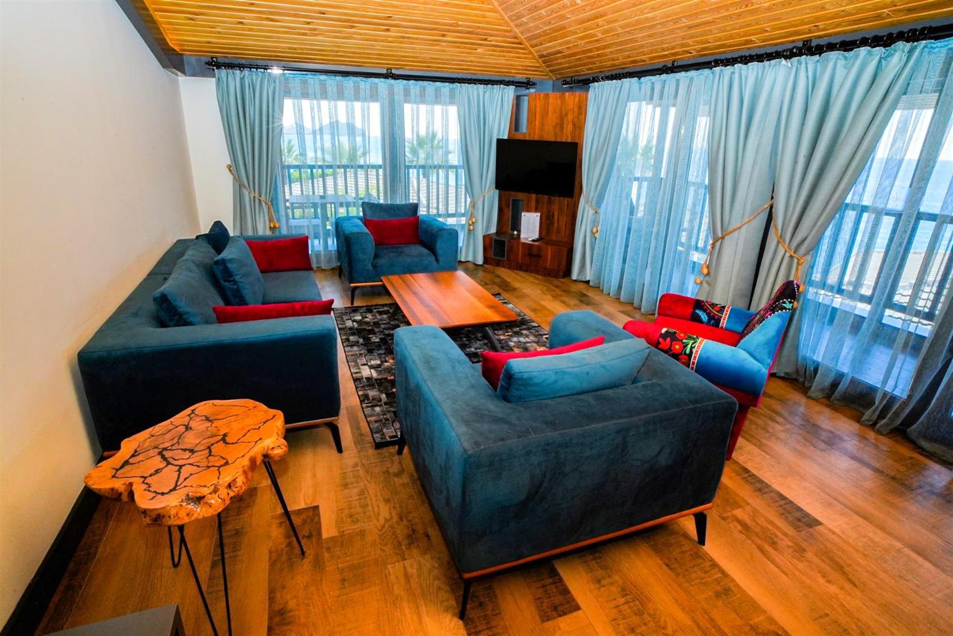 Zeus Suite Room - Photo 2