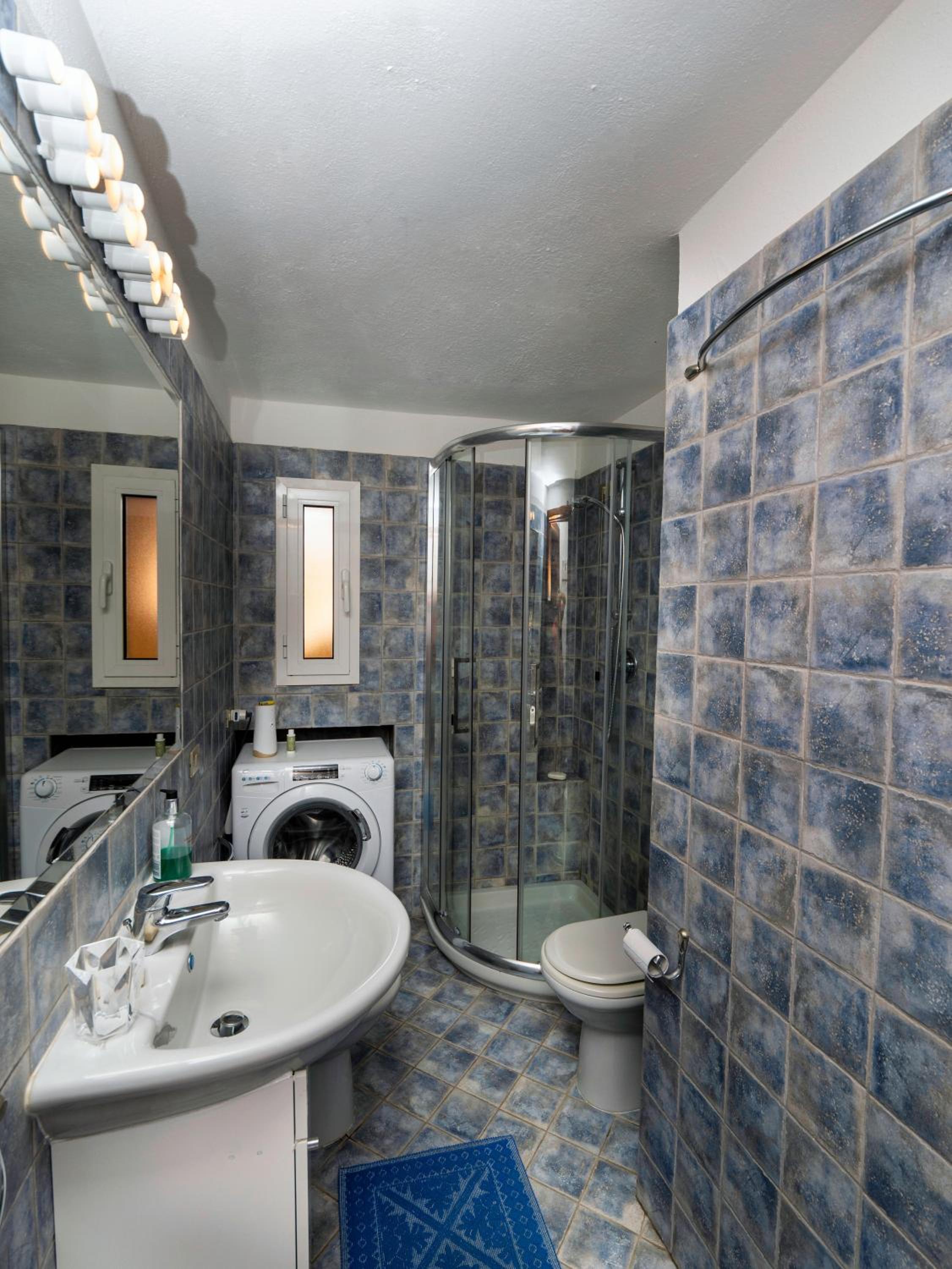 Two-Bedroom House photo 3