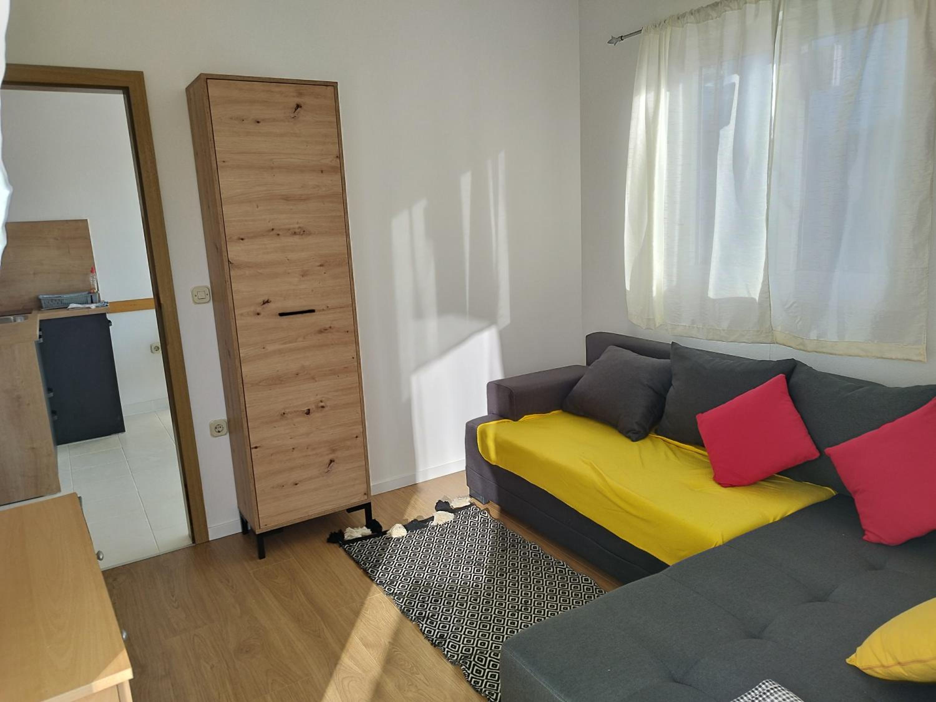 One-Bedroom Apartment photo 1