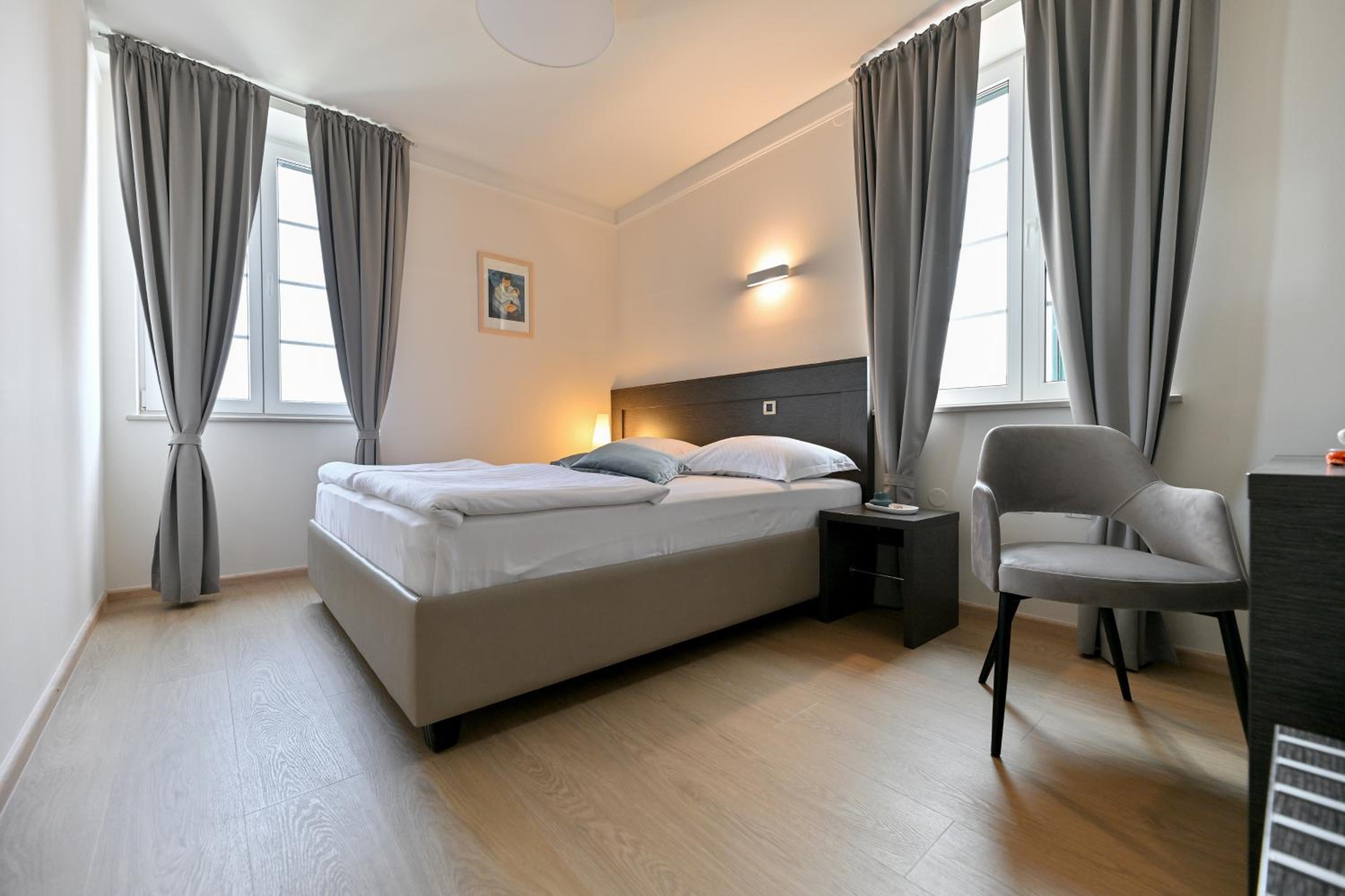 One-Bedroom Apartment with Sea View