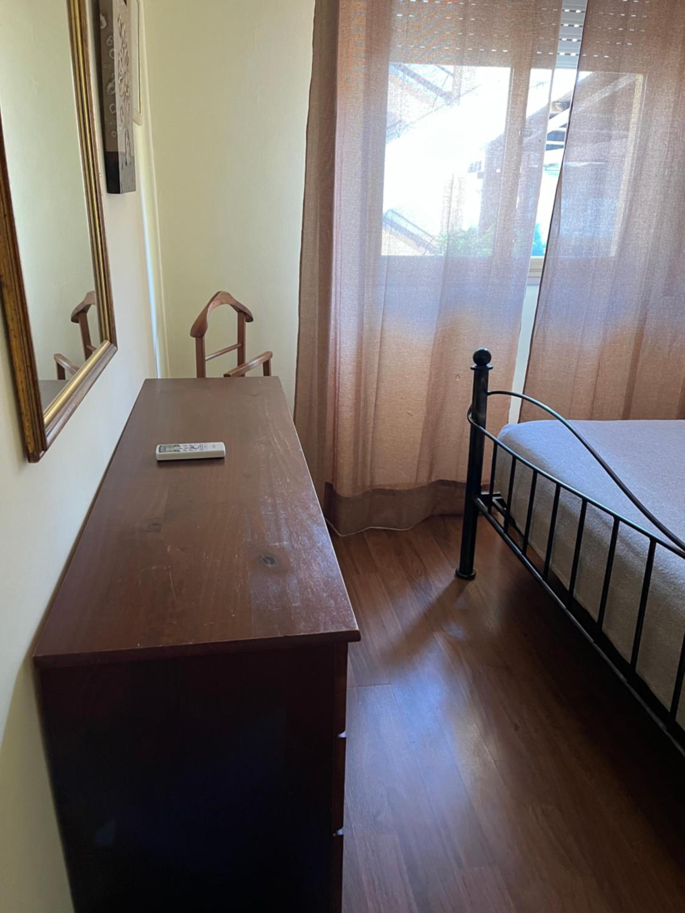 Double Room with Private Bathroom - Photo 9