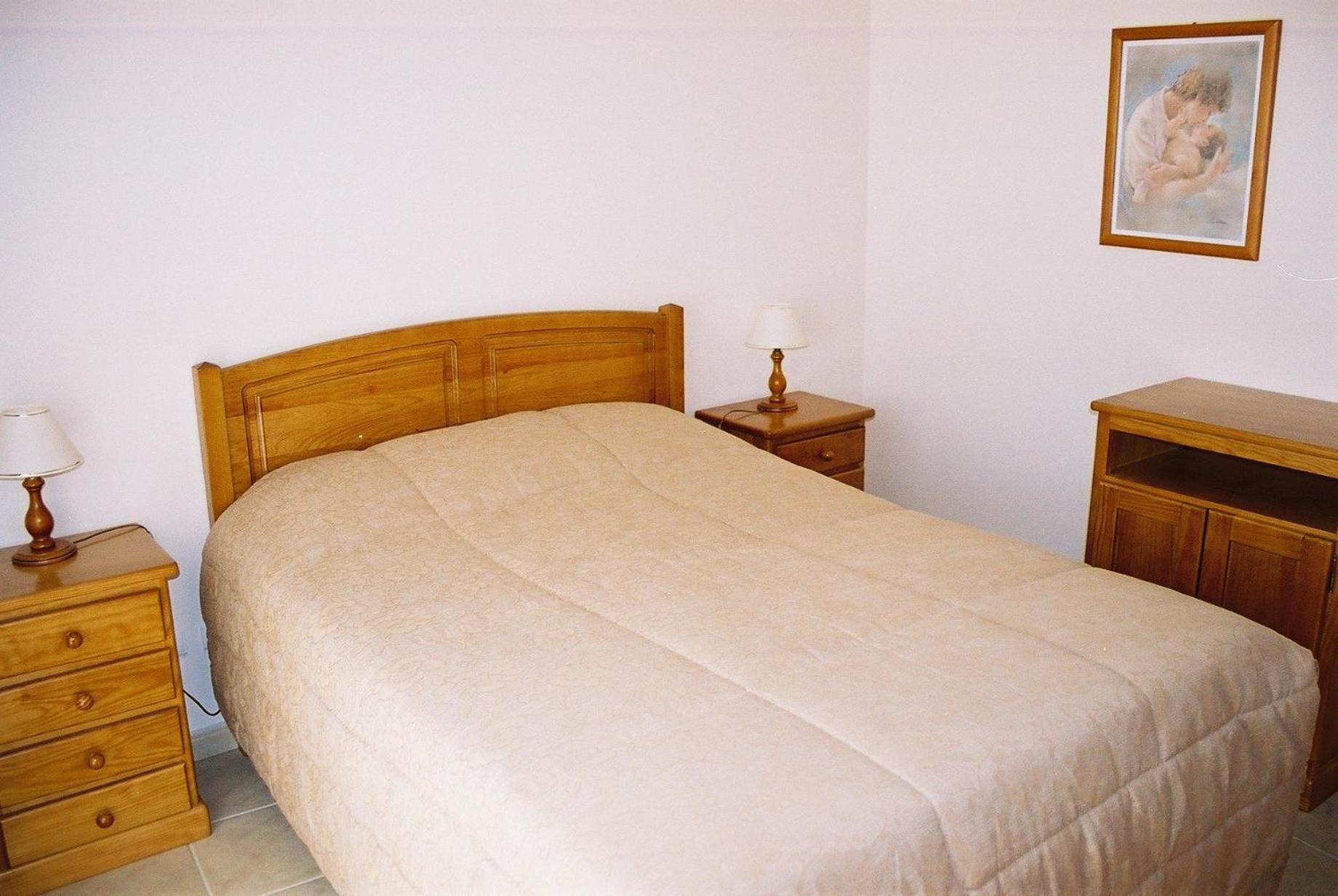 One-Bedroom Apartment photo 3