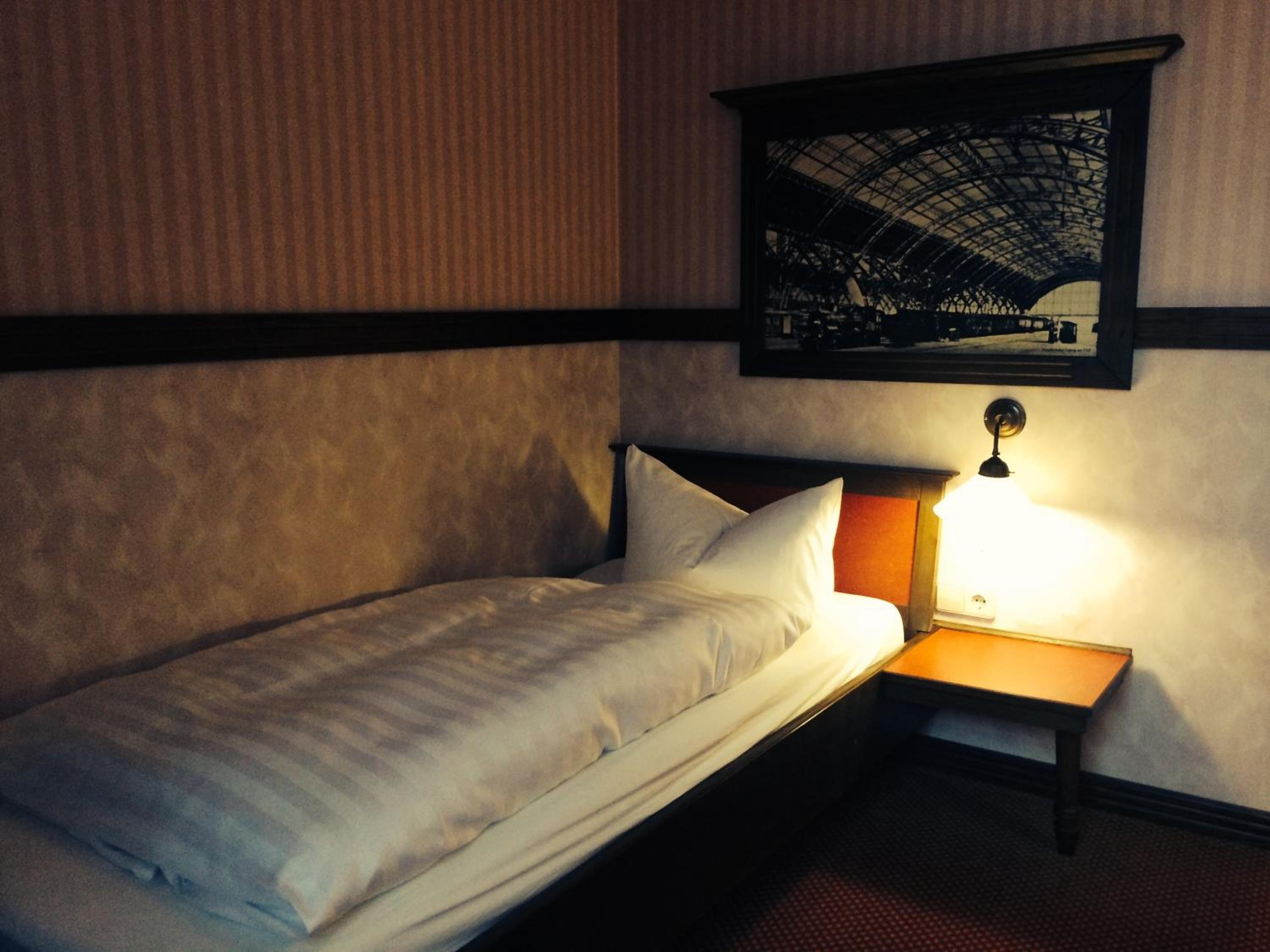 Budget Twin Room photo 3