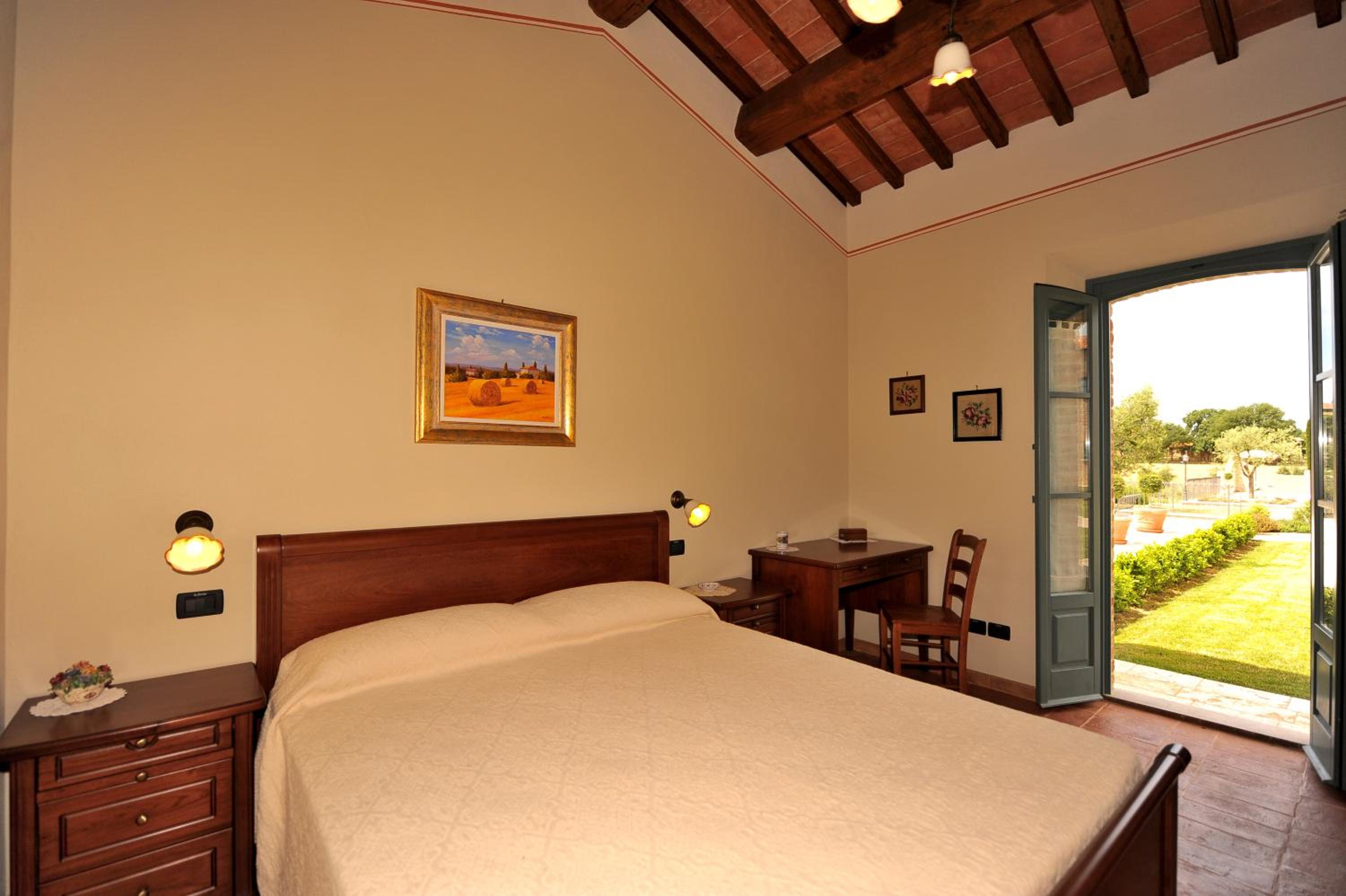 One-Bedroom Apartment (2 - 4 Adults) - Photo 1