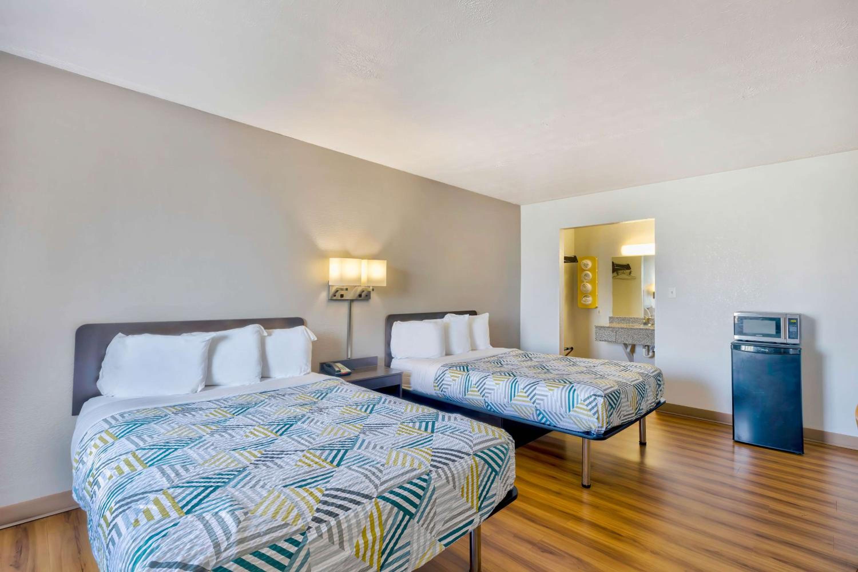 Deluxe Quadruple Room - Non-Smoking - Photo 4