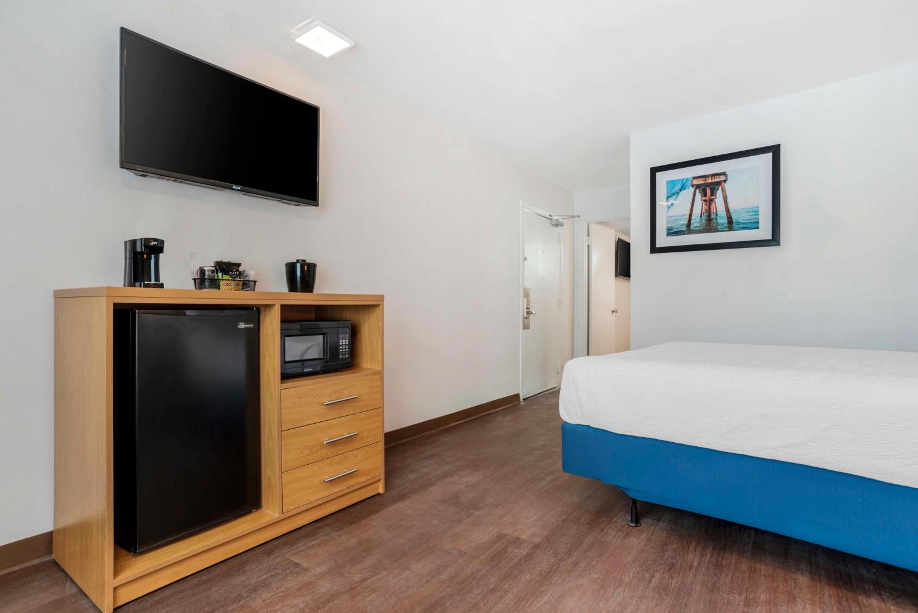 Two-Bedroom Queen Suite with Balcony and Water/Pool view - Non-Smoking