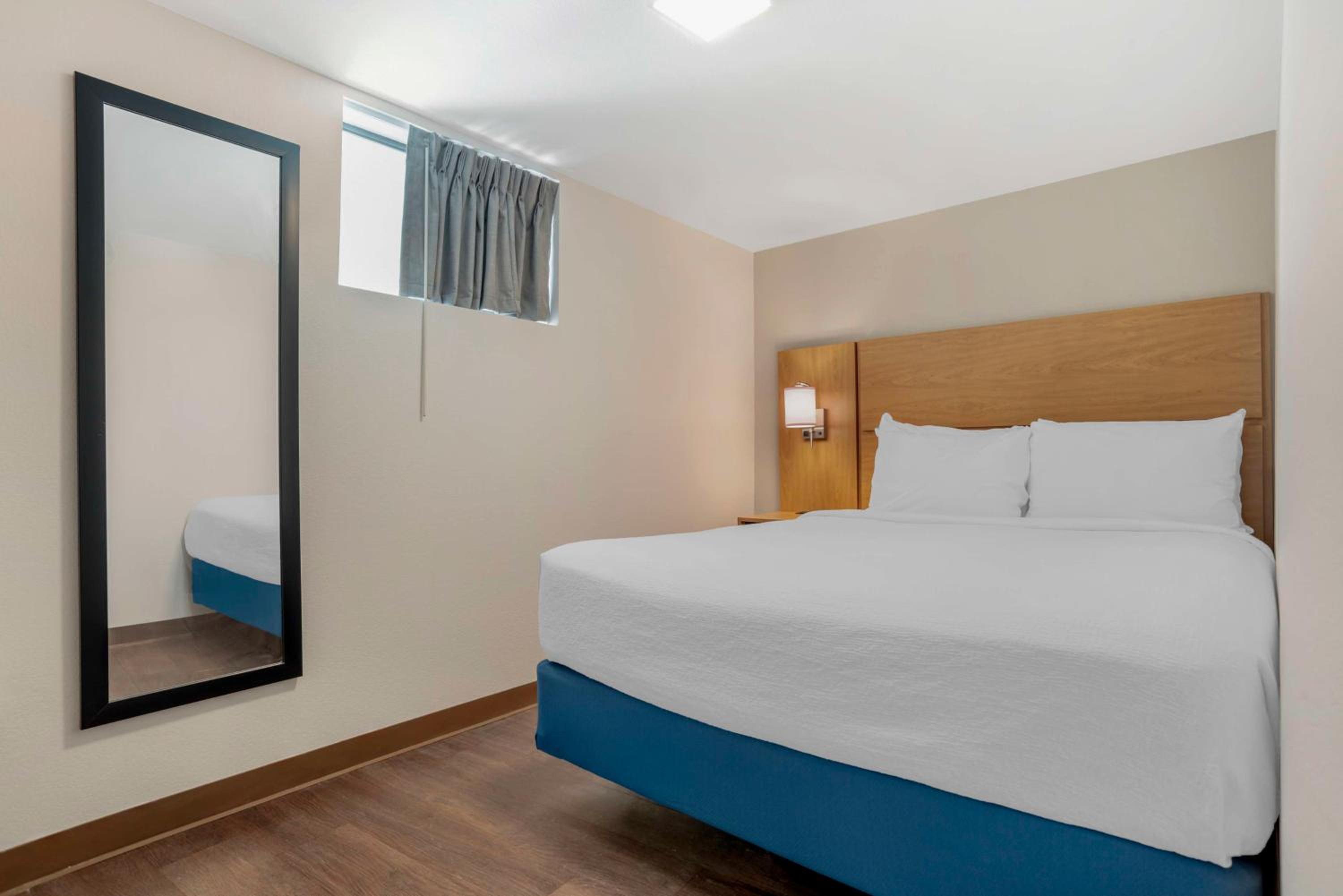 Queen Suite with Two Queen Beds and Sofa Bed - Non-Smoking