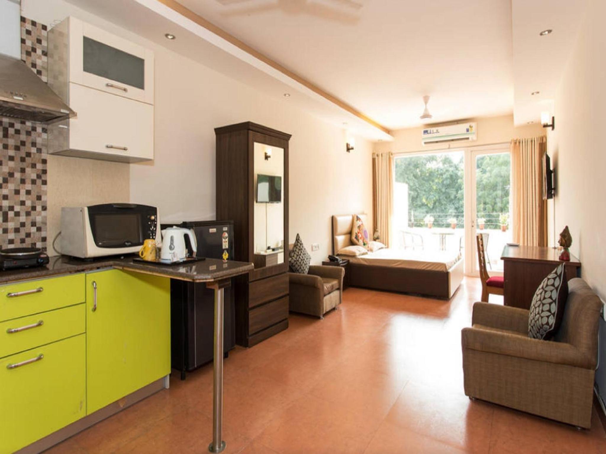 Studio with Garden View - Photo 11