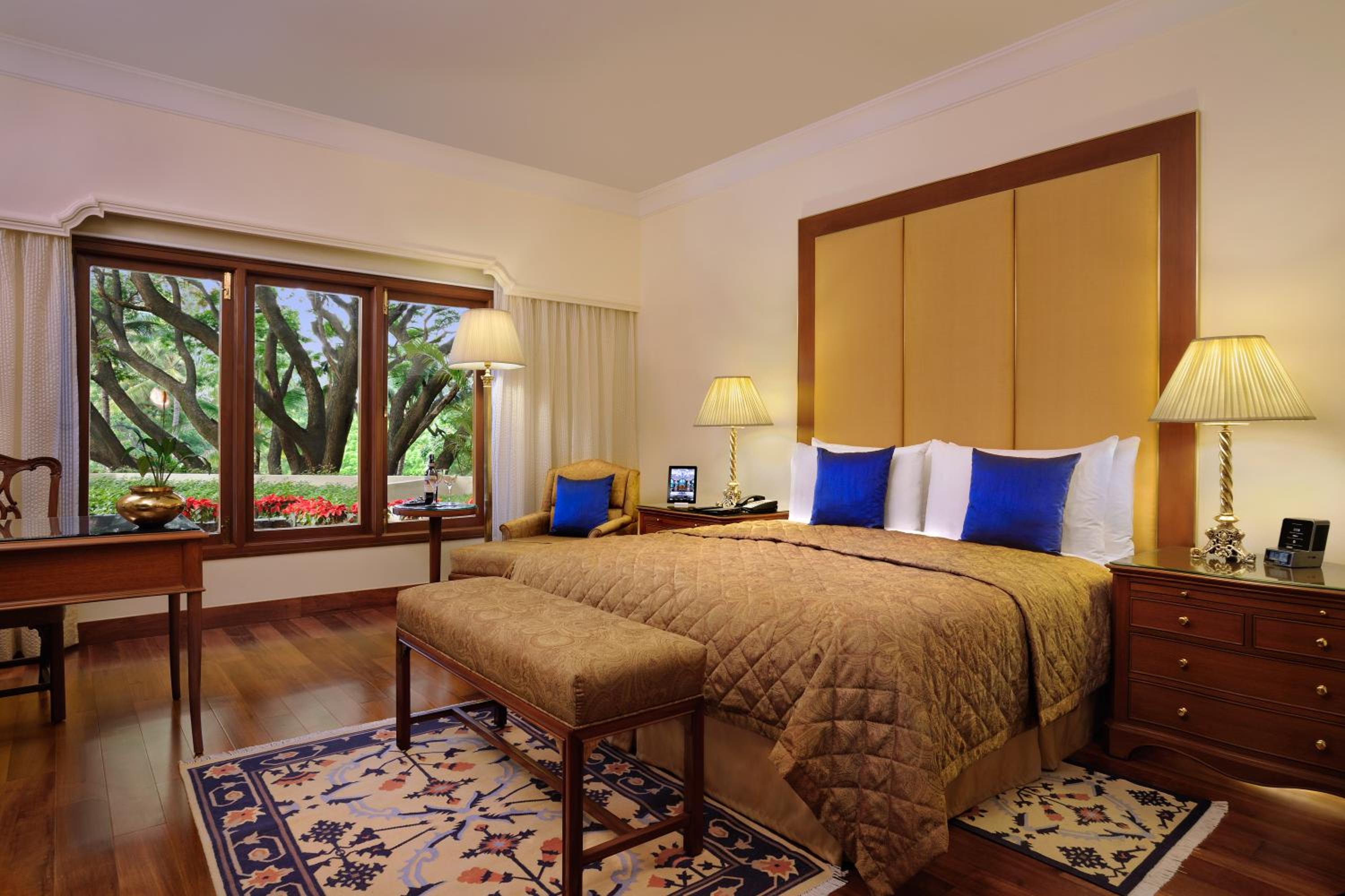 Deluxe Suite with Private Balcony - Photo 1