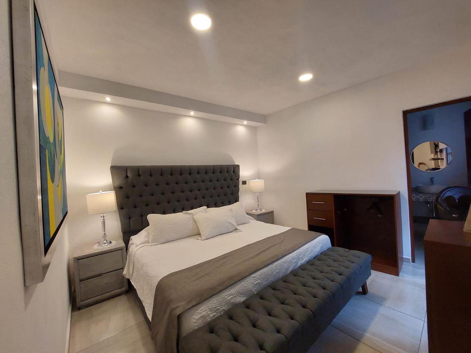 Standard King Room photo 1