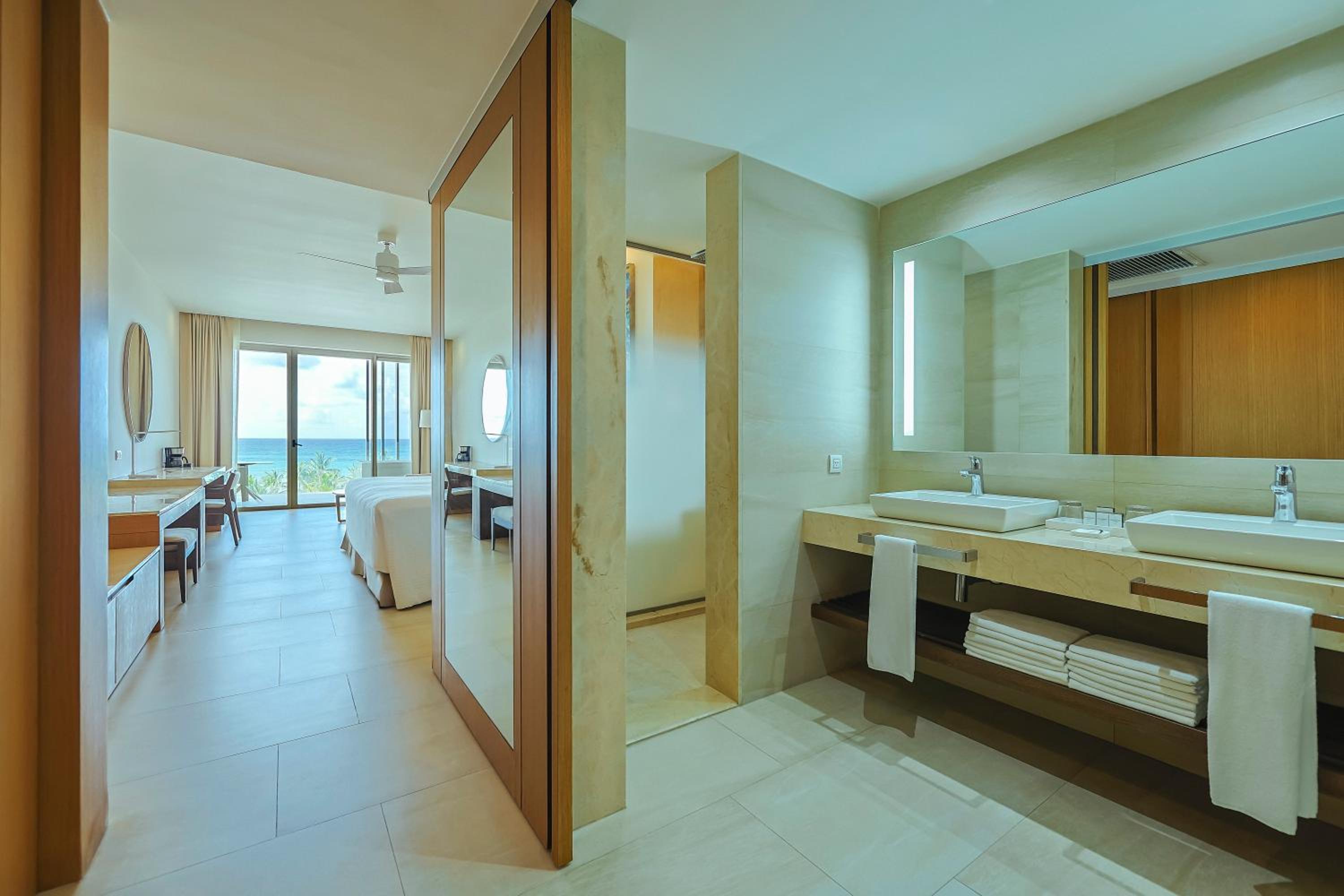 Junior Suite Ocean Front - Photo 3
