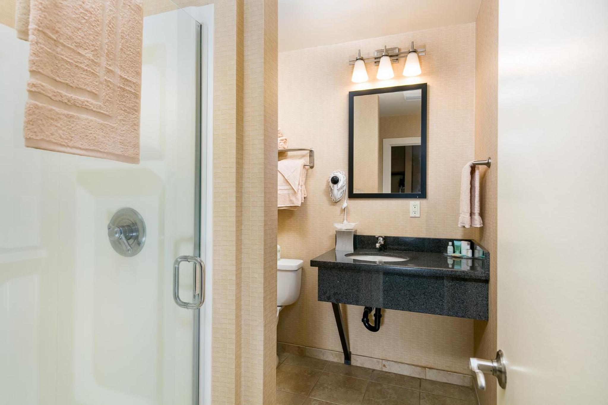 Standard King Room - Photo 2