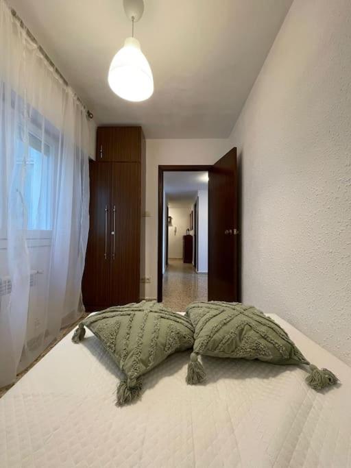 Three-Bedroom Apartment photo 2