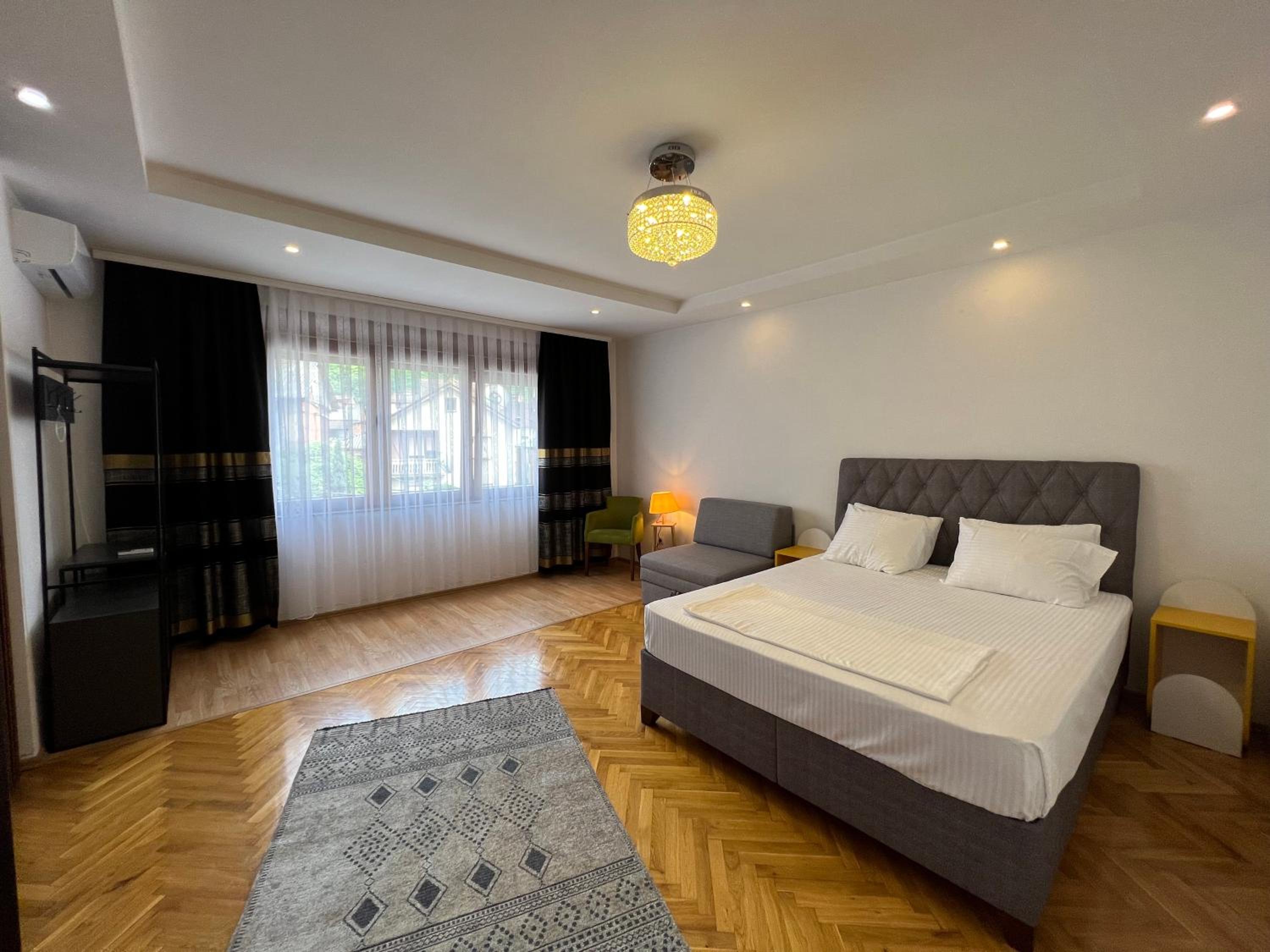 Deluxe Suite