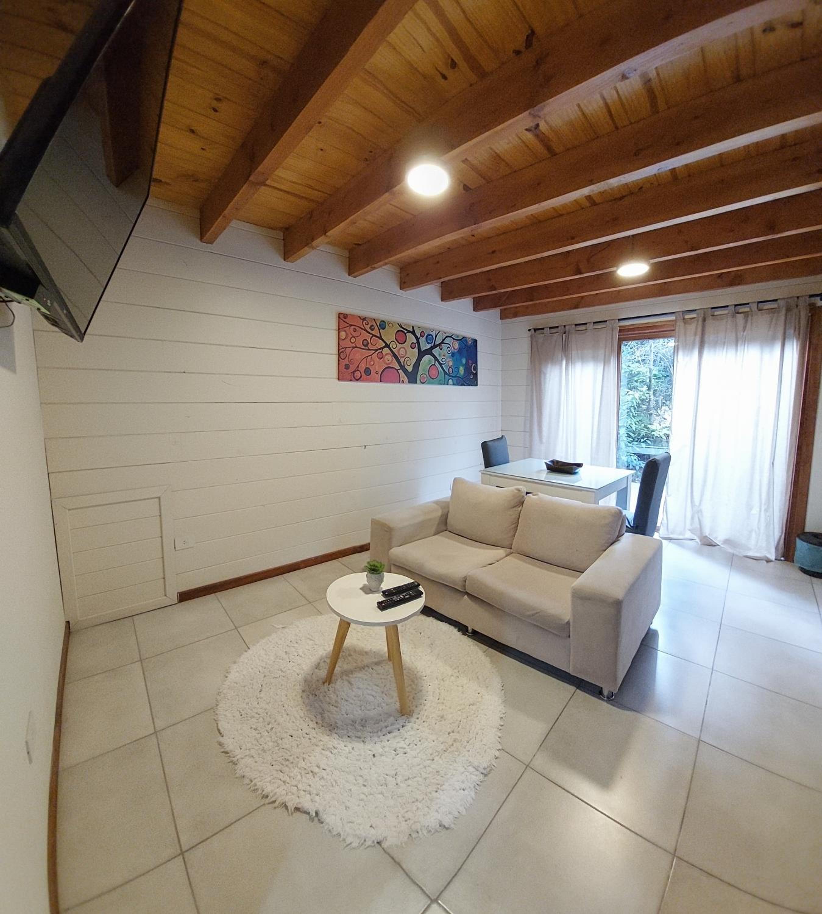 Apartment with Mountain View