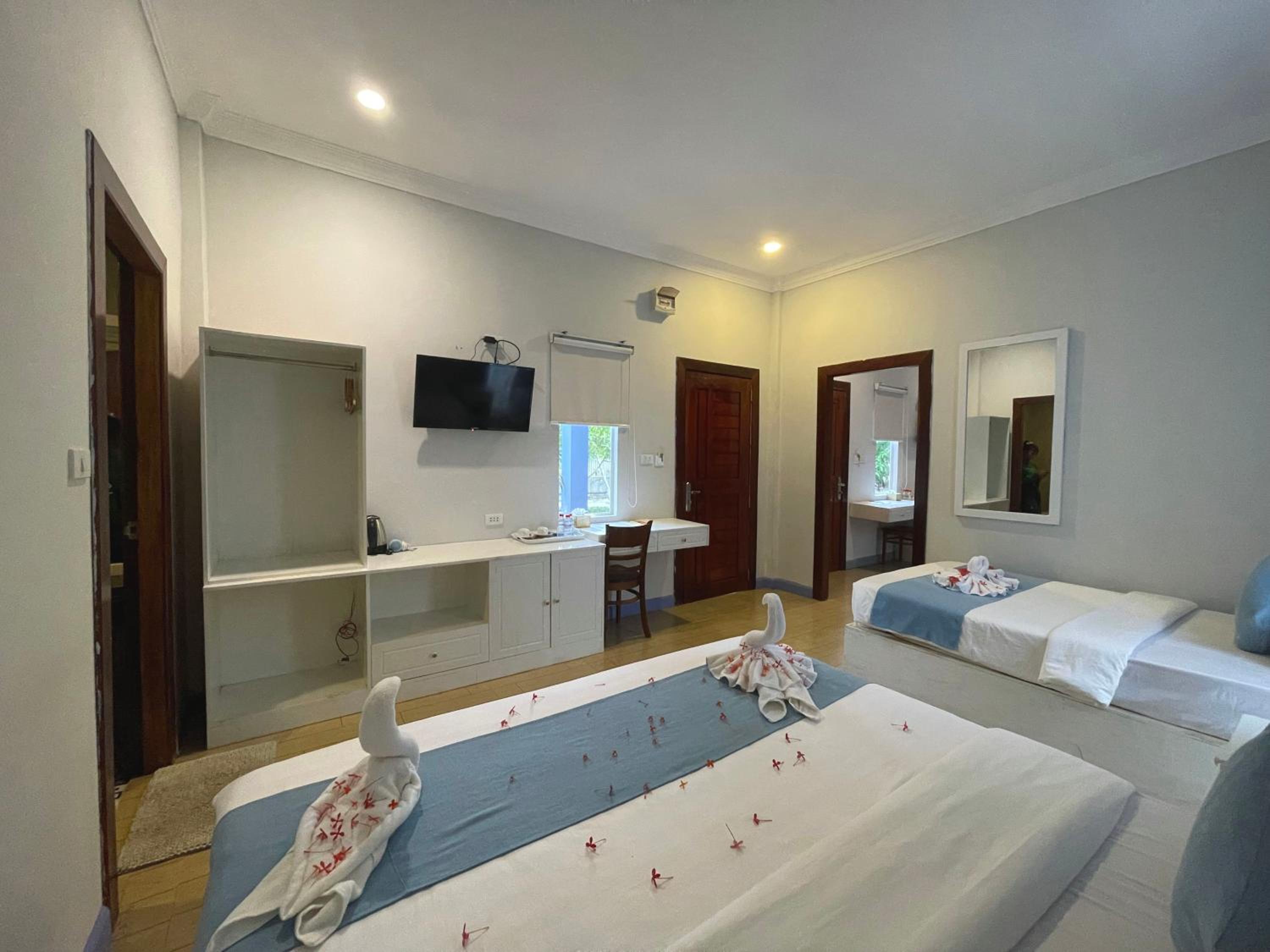 Two-Bedroom Villa - Photo 5