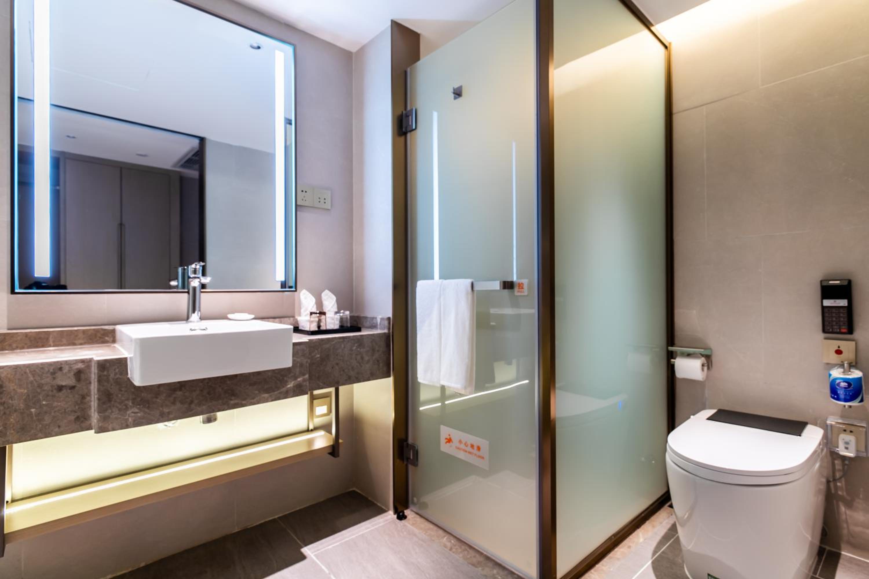 Deluxe Healthy King Room photo 2