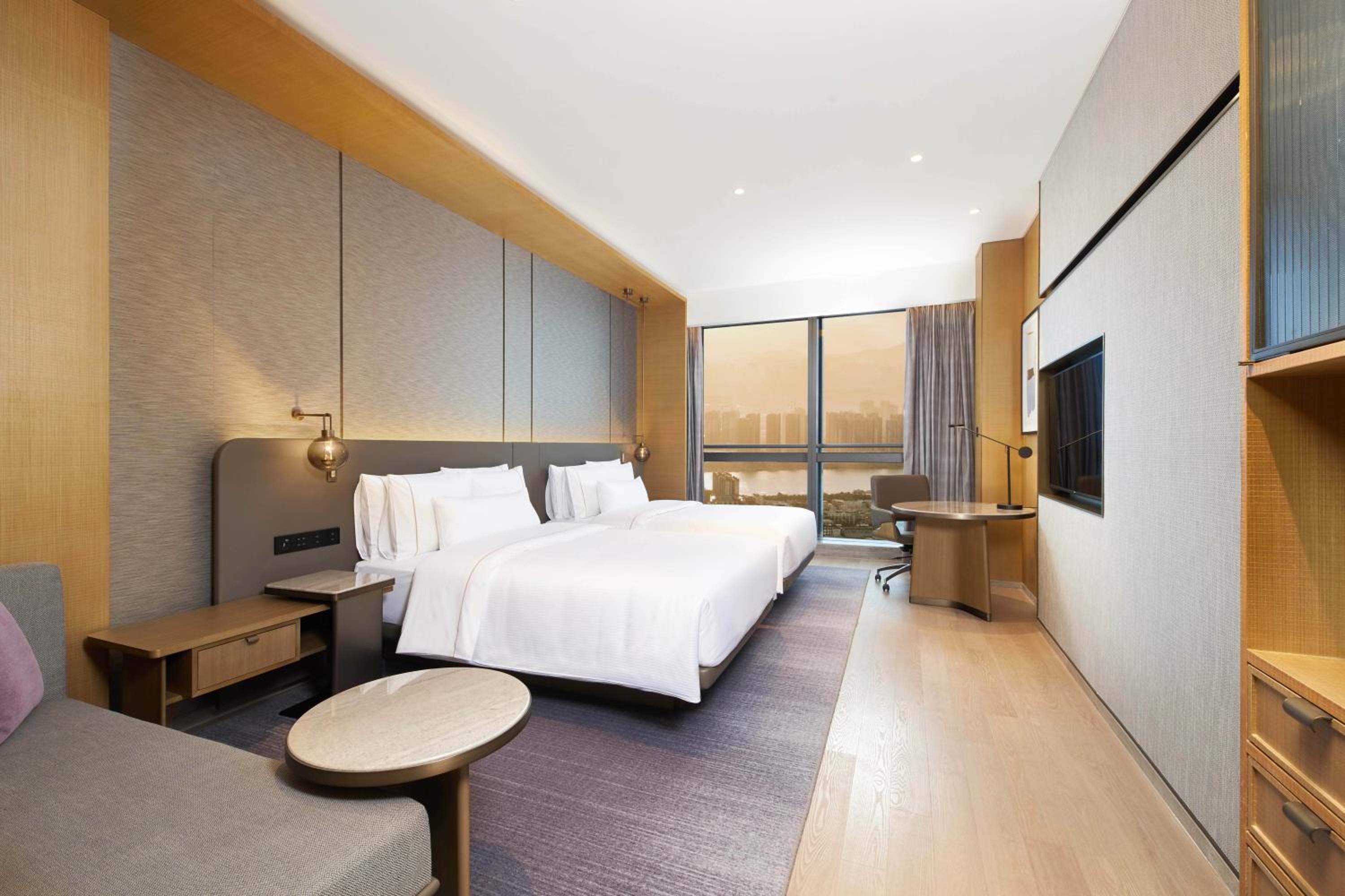 Guest room, 2 Doubles, River view - Photo 1