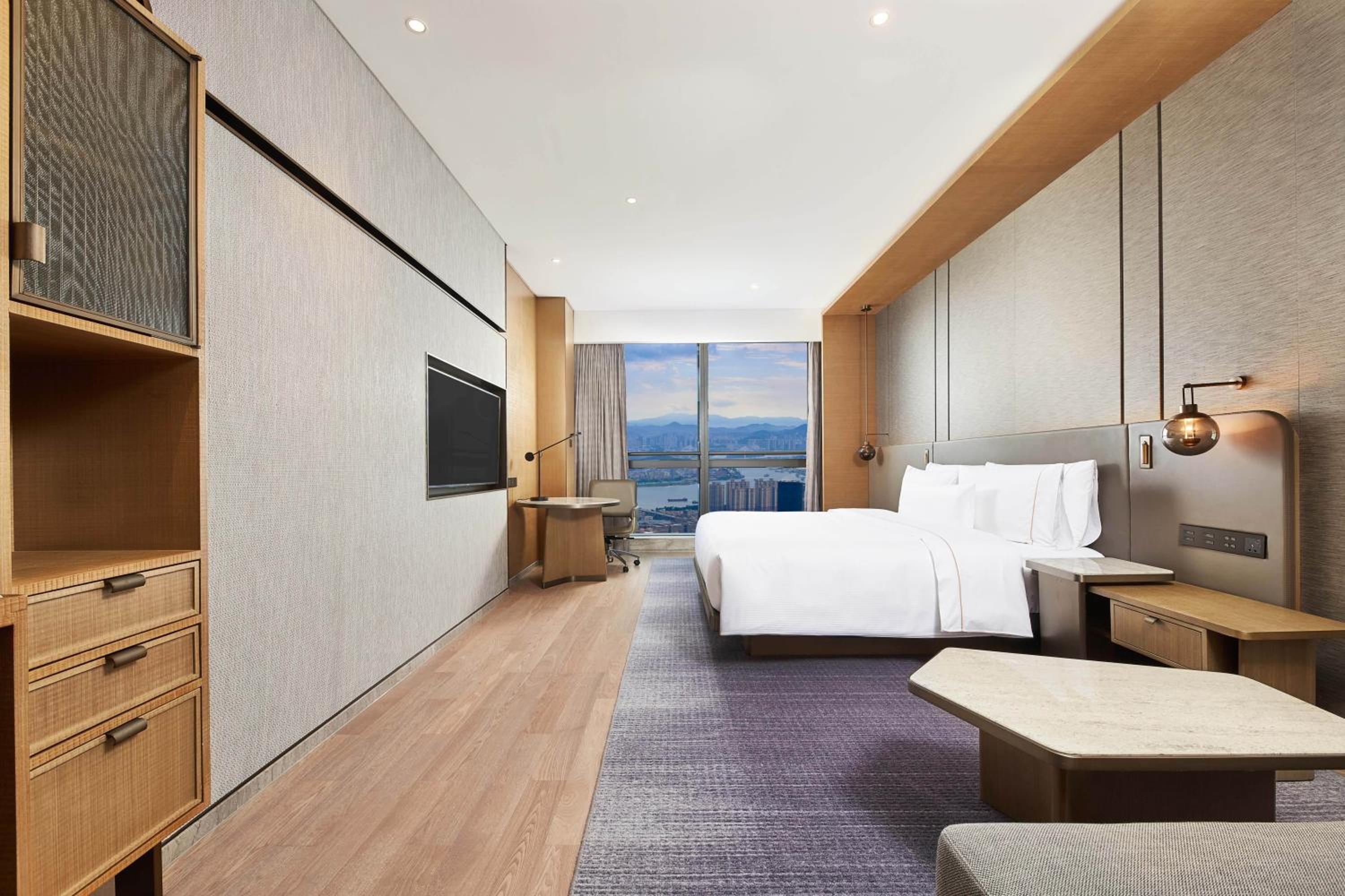 Guest room 1 King, River view - Photo 1