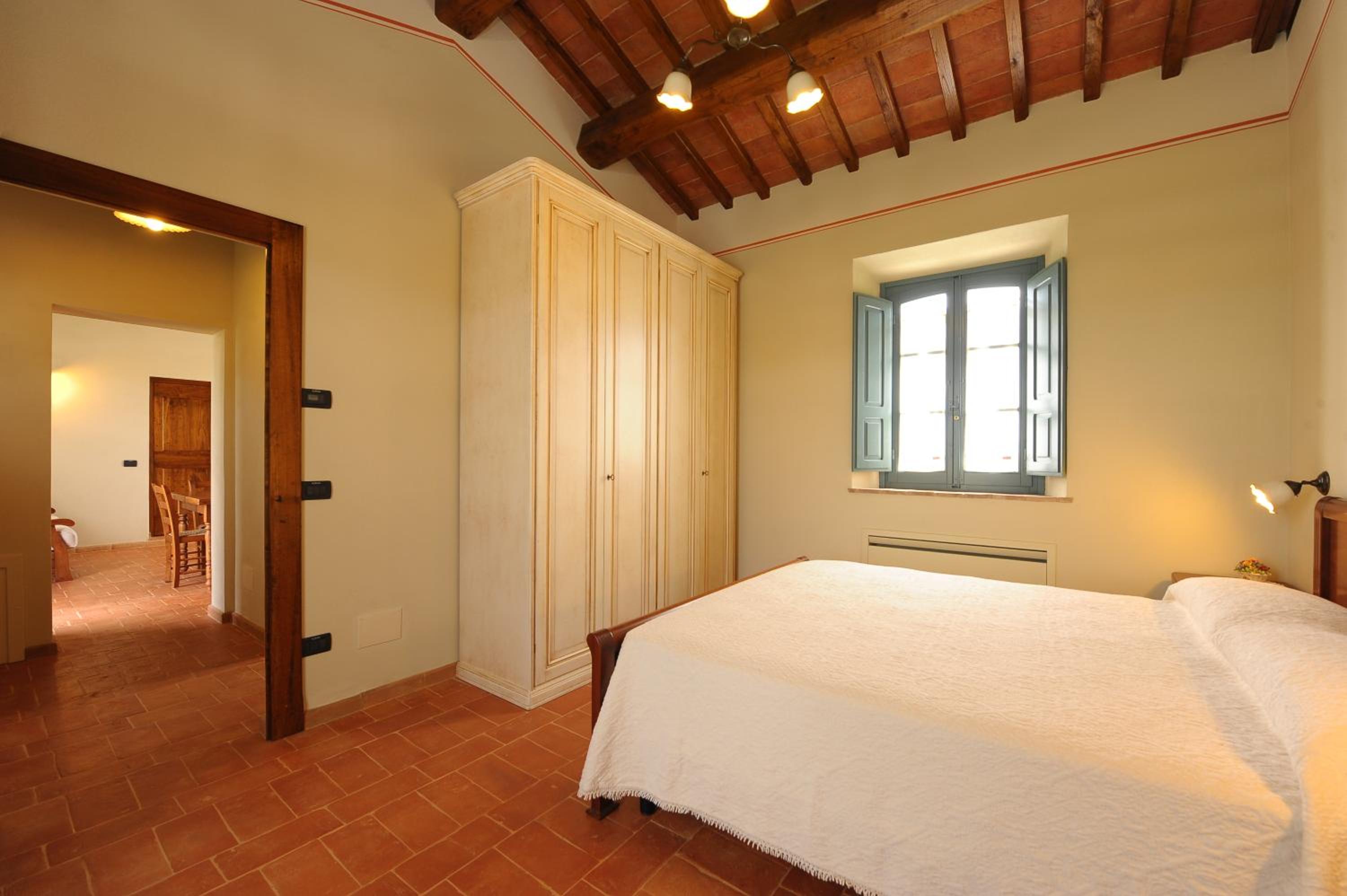 One-Bedroom Apartment (2 - 4 Adults) - Photo 6