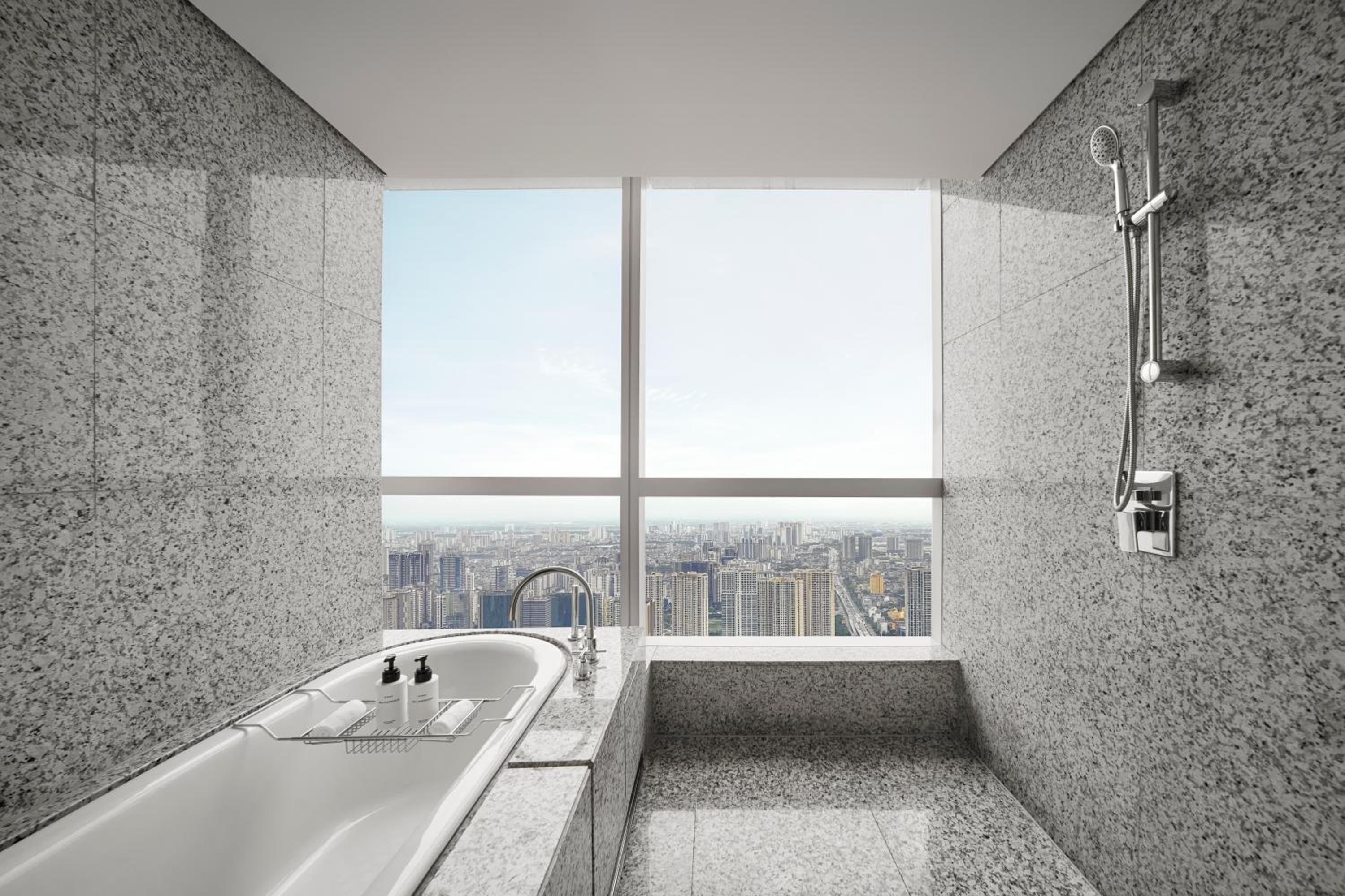 Junior King Suite - Club Lounge Access photo 2