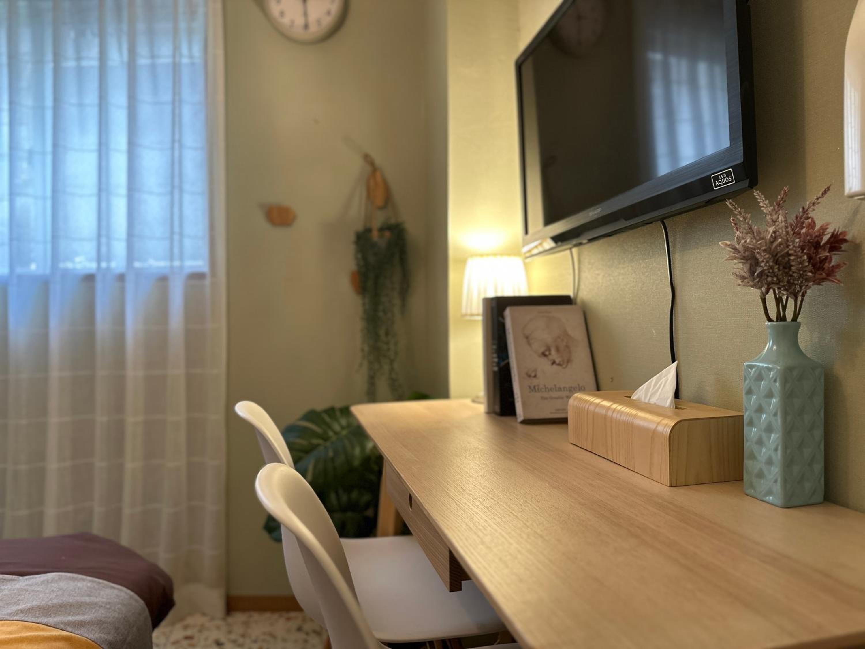 One-Bedroom Apartment thumbnail 6