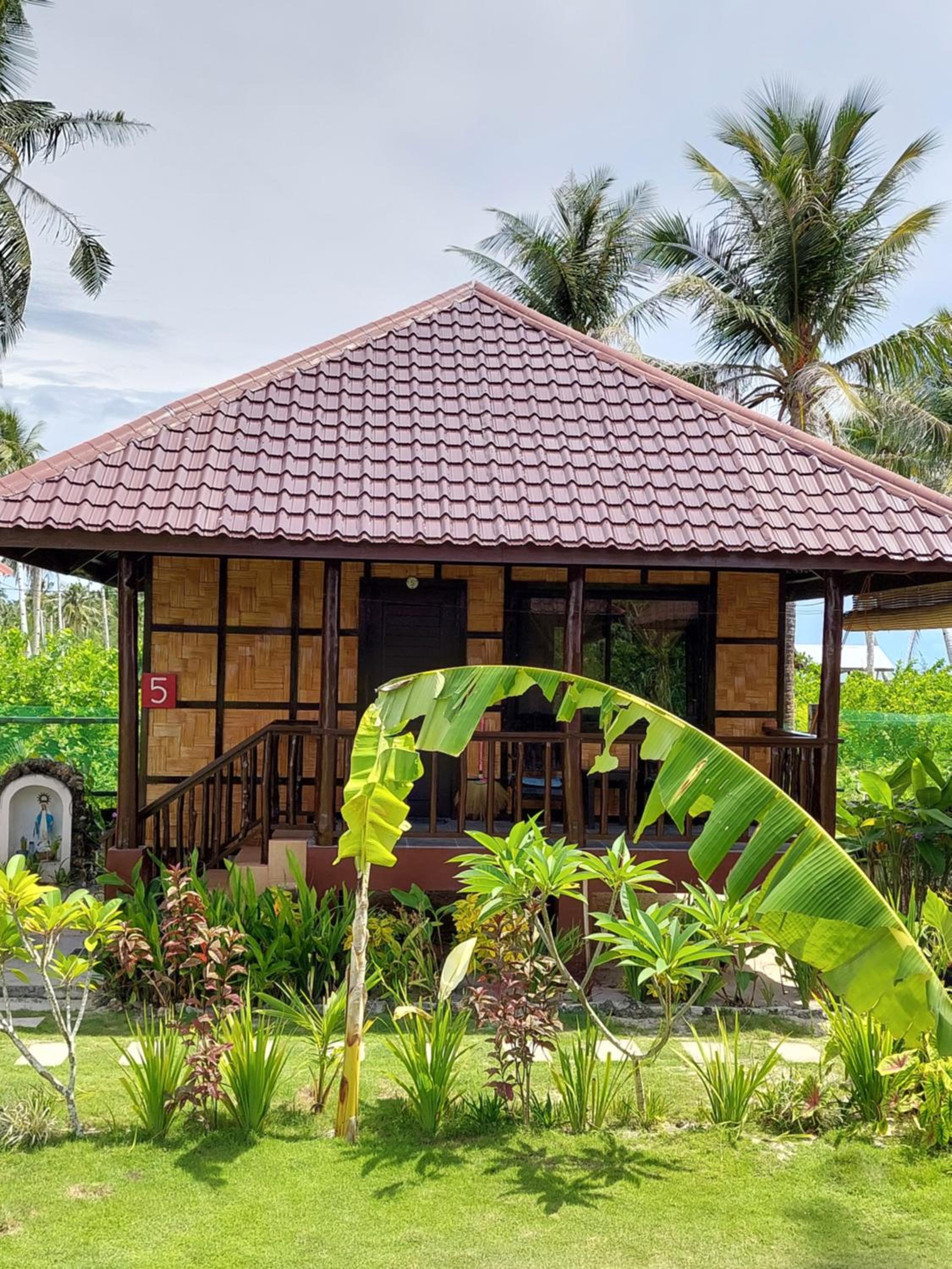 Deluxe Bungalow with Sea View - Photo 8