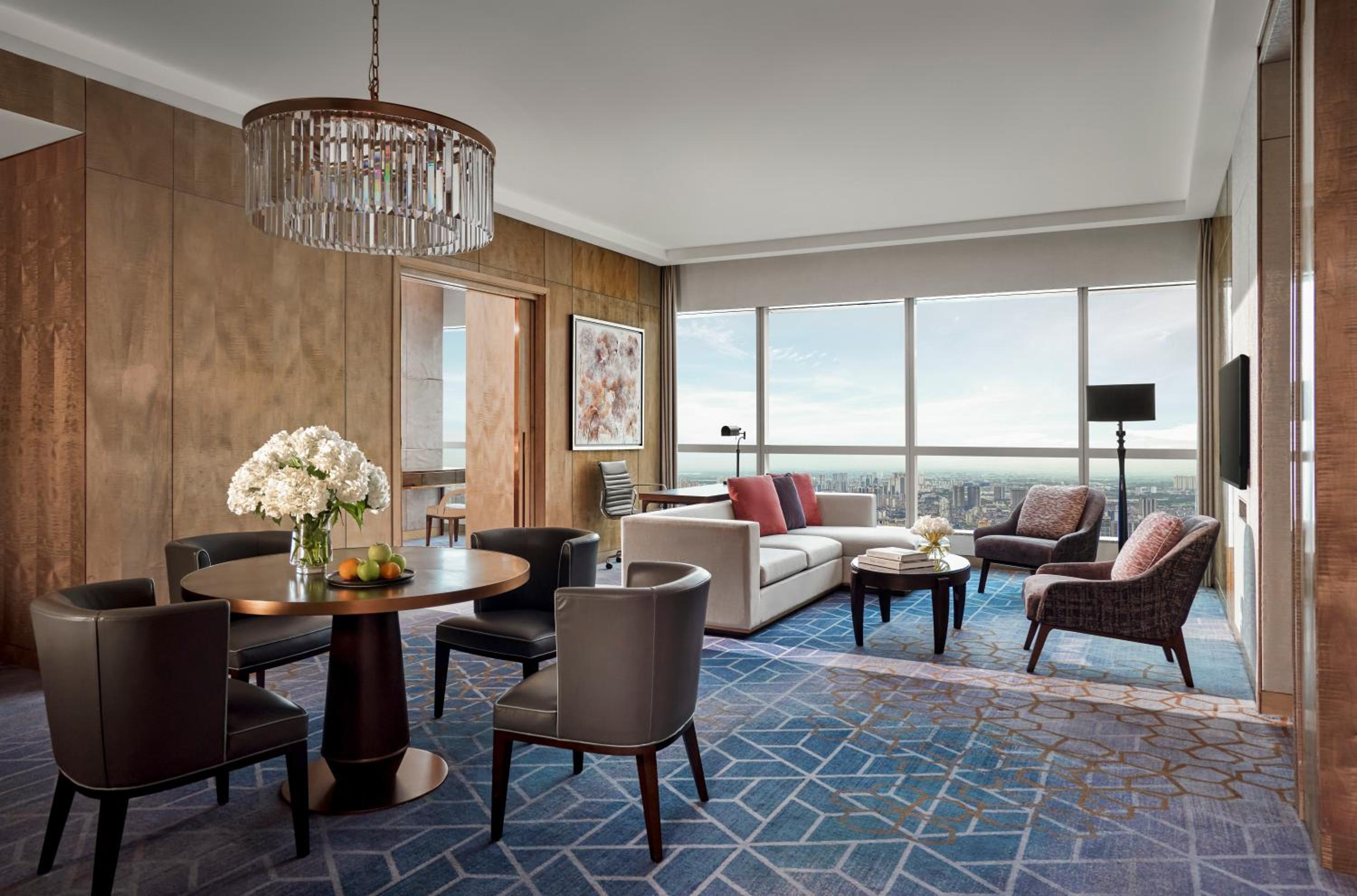 Ambassador Suite photo 2