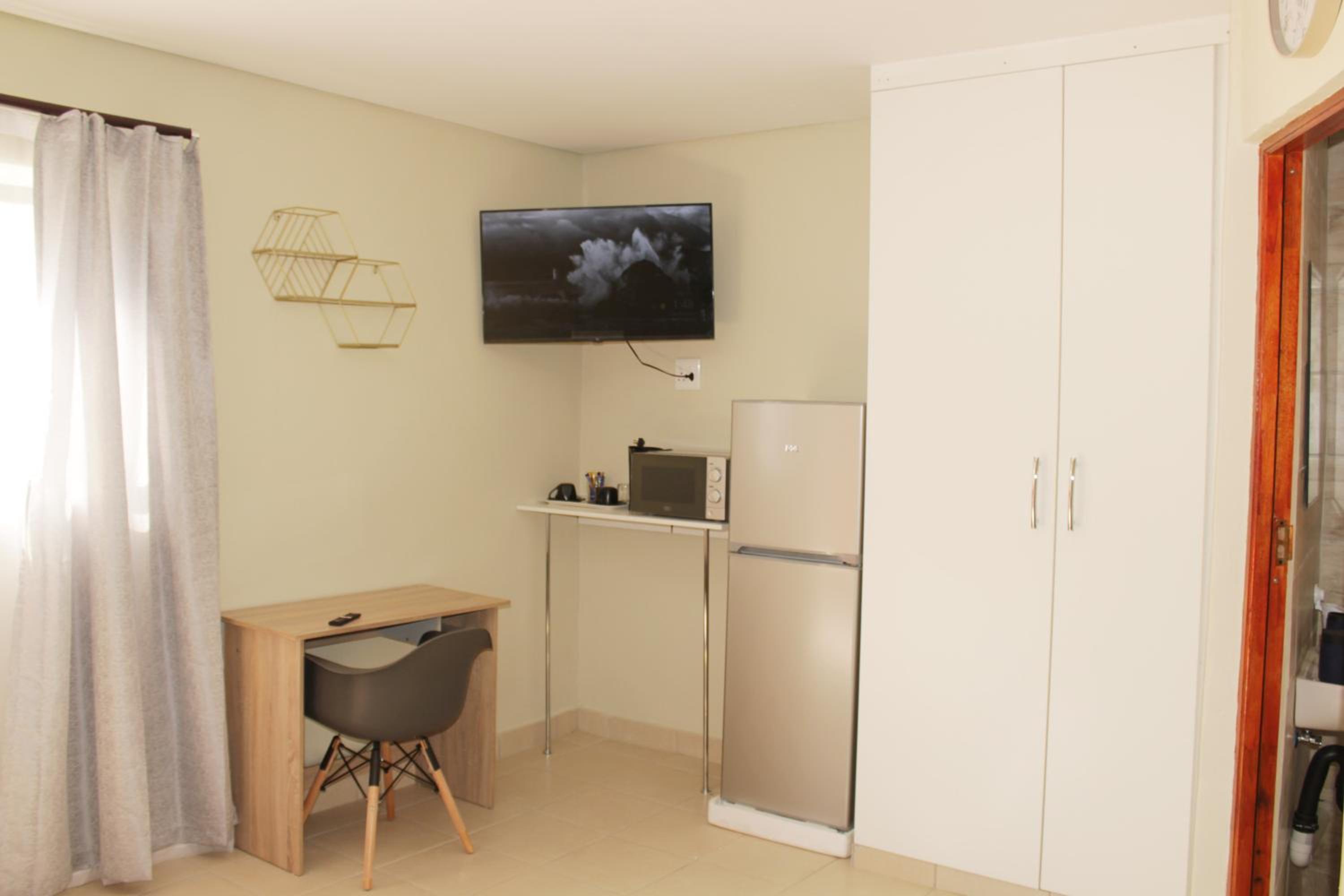 Family Room photo 3