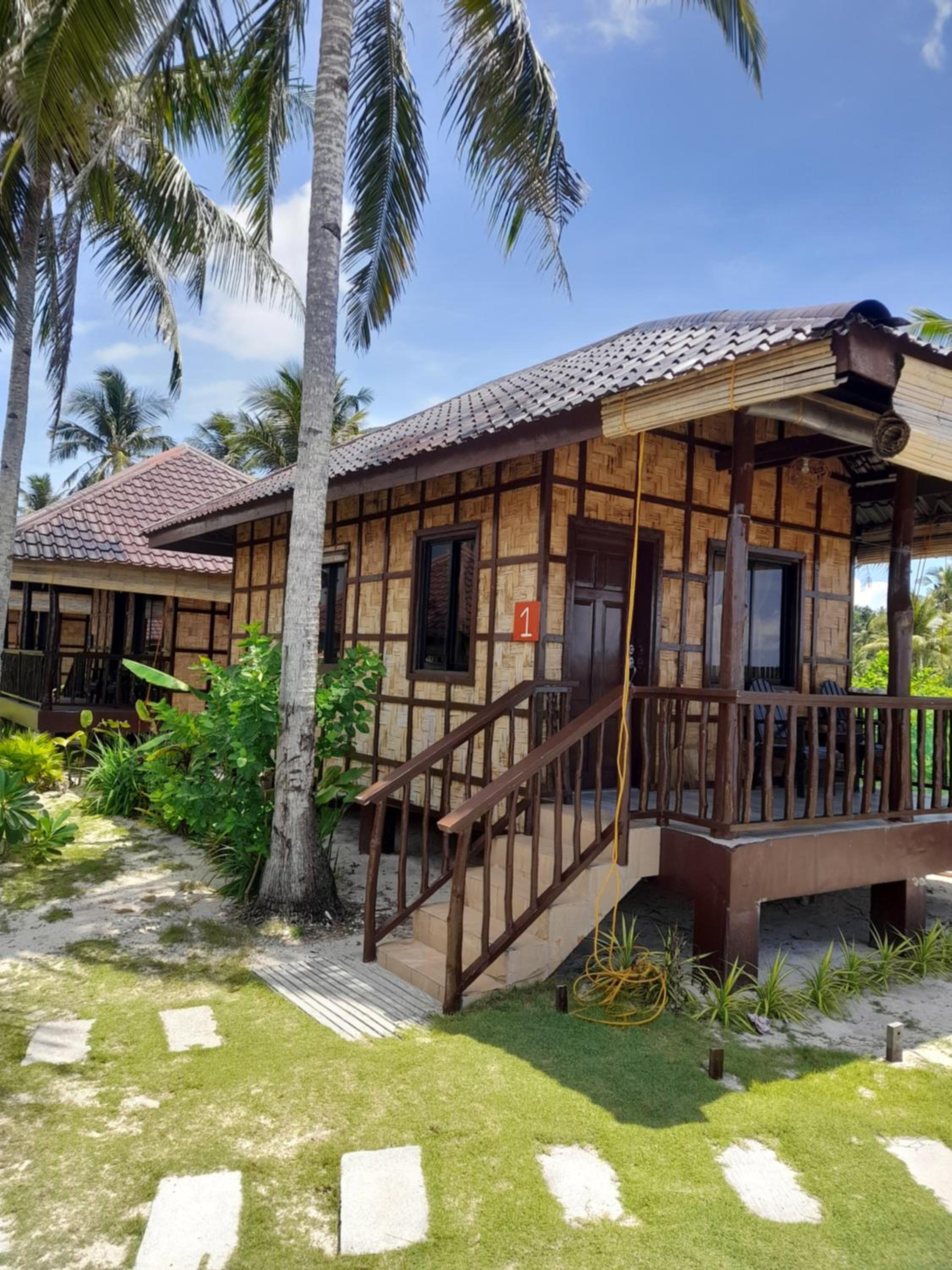 Superior Beachfront Bungalow - Photo 10