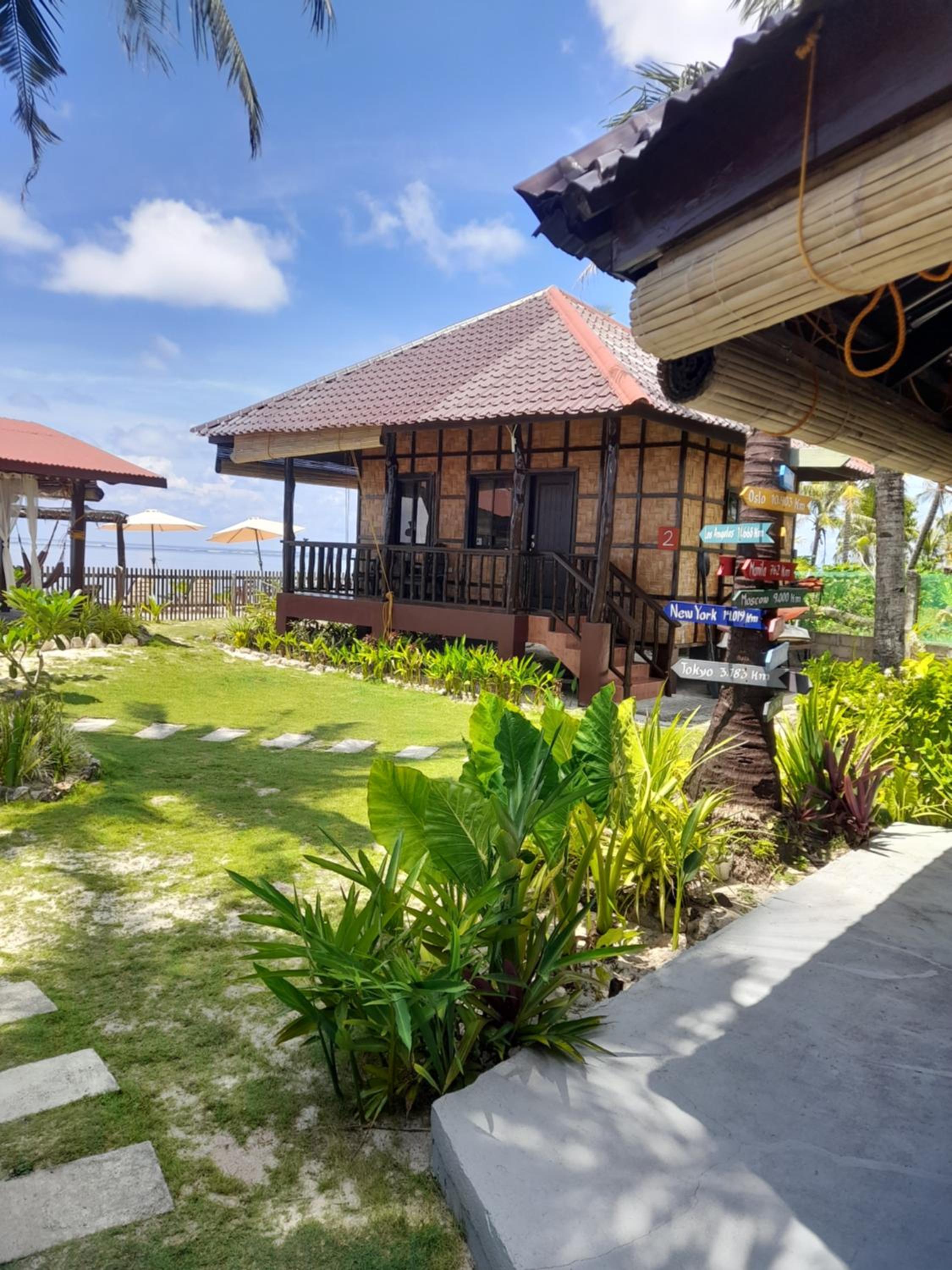 Superior Beachfront Bungalow - Photo 11