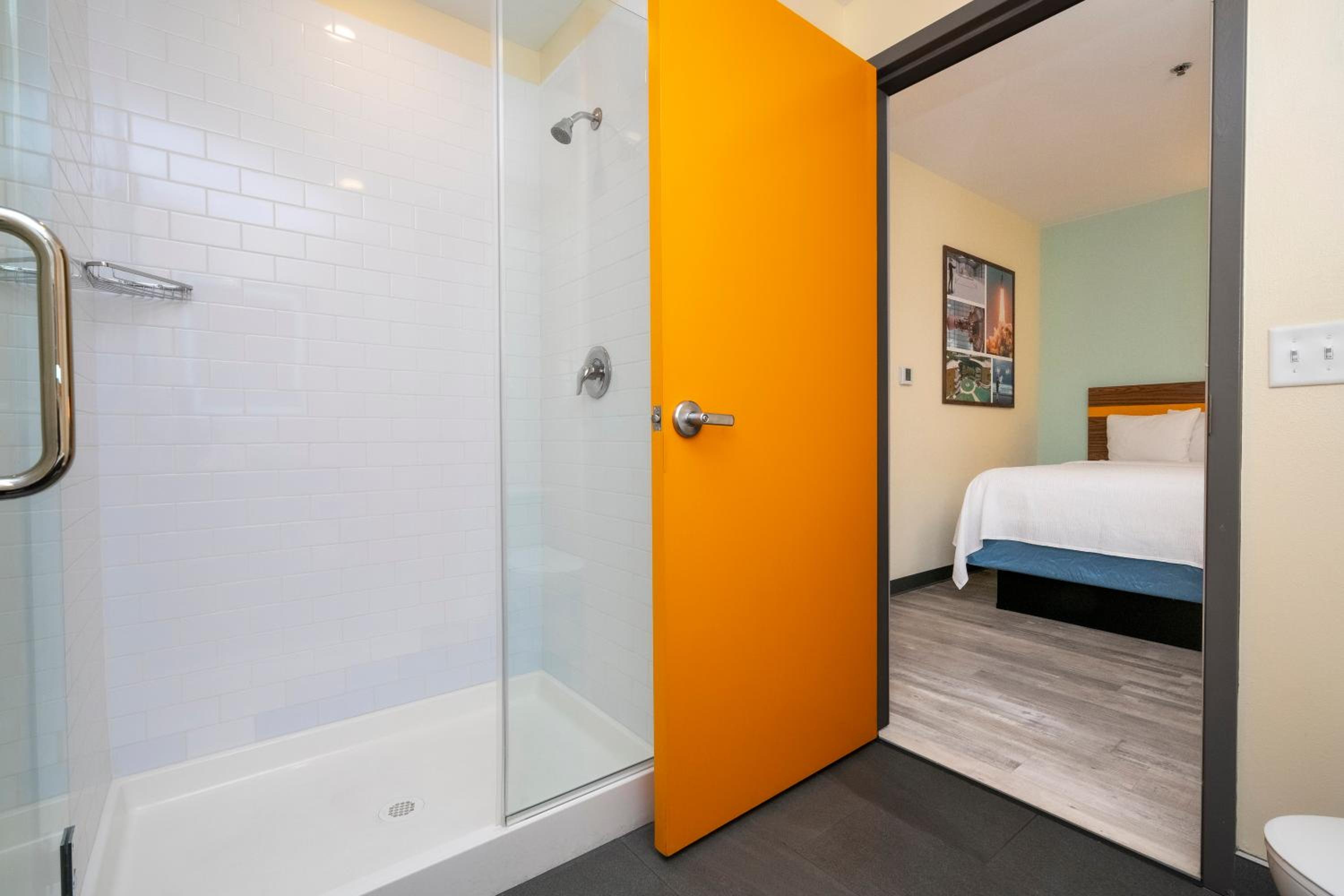 Business Room with Two Queen Beds Smoke Free