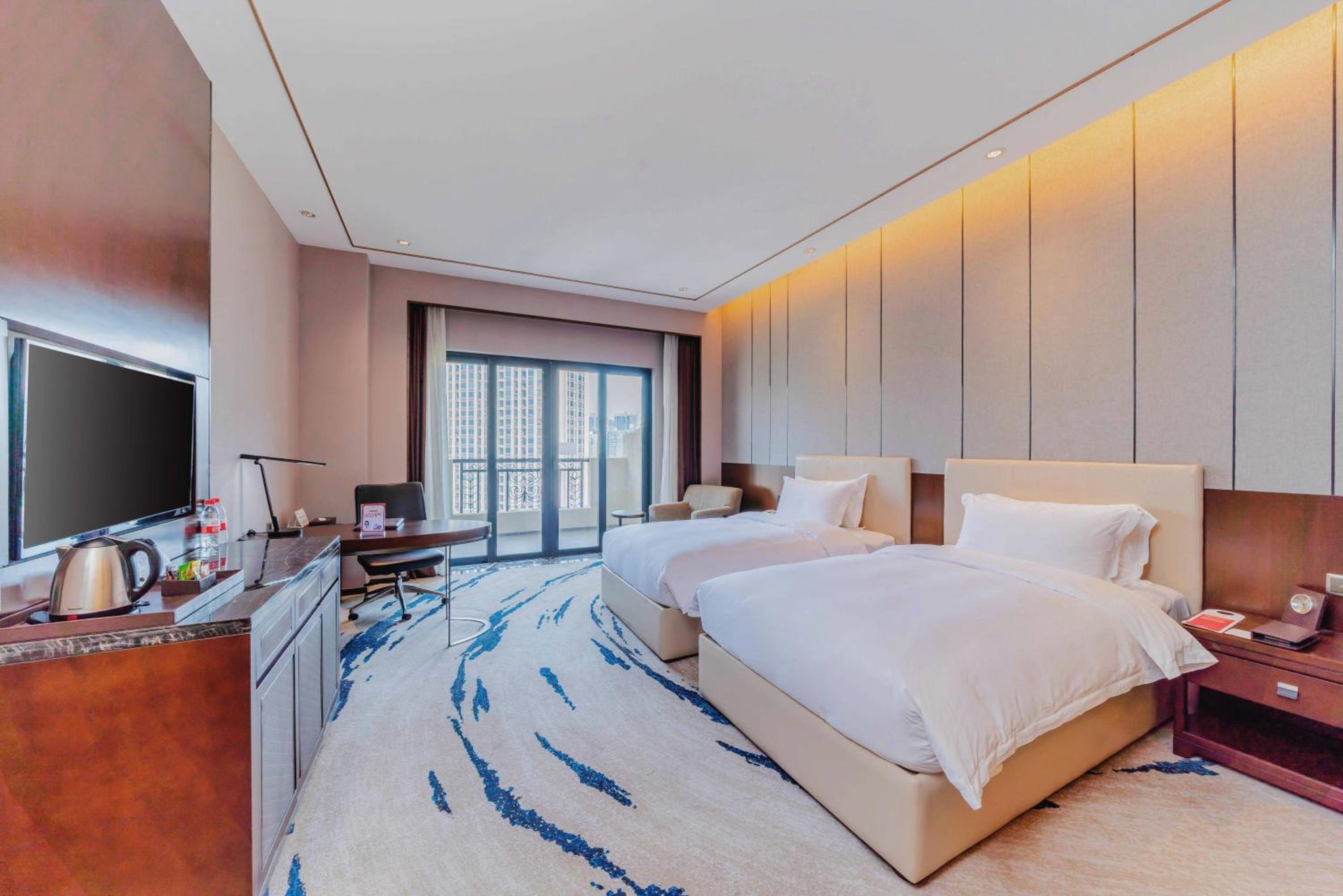 Superior Twin Room with Lake View