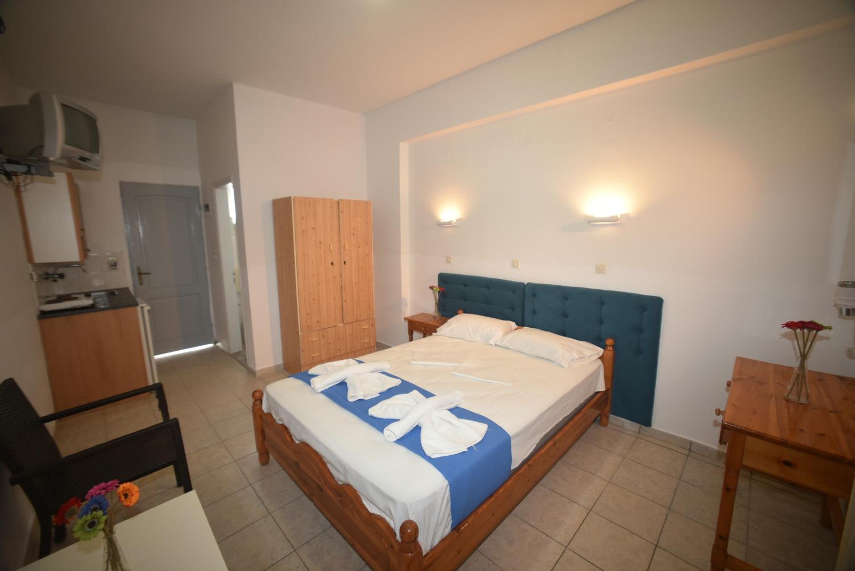 Double or Twin Room photo 3