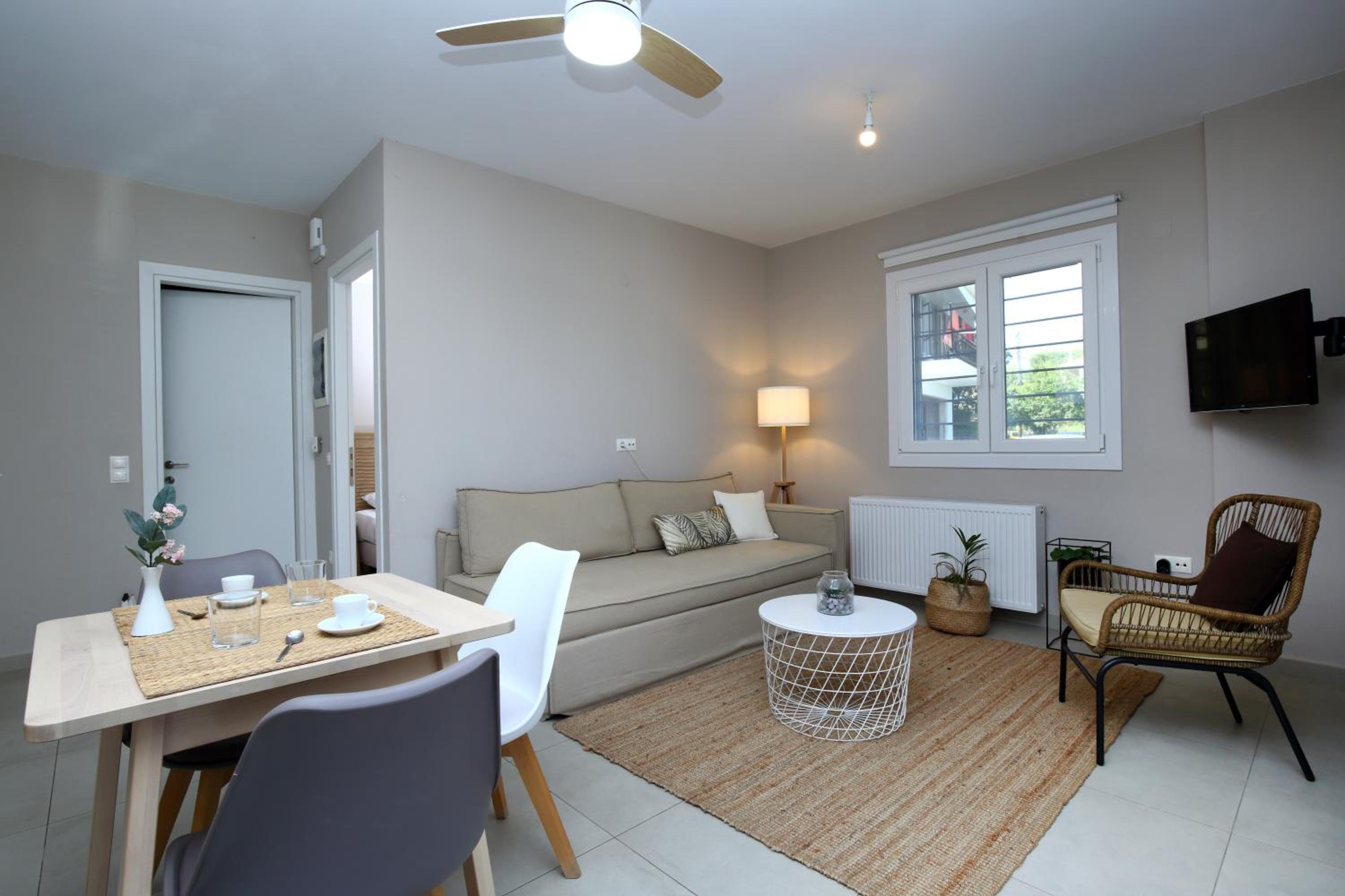 One-Bedroom Apartment - Photo 22