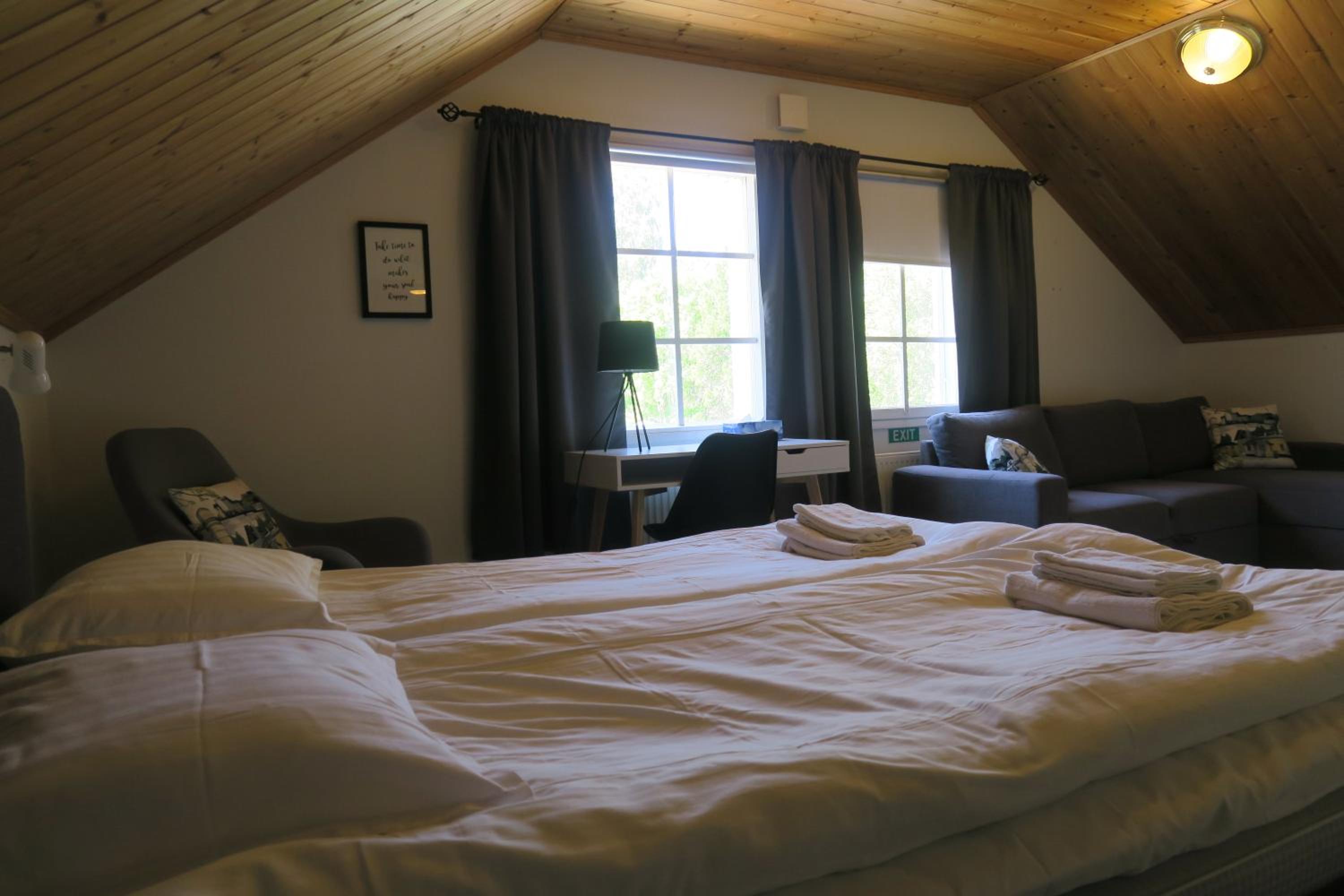 Deluxe Double Room with Shower - Photo 1