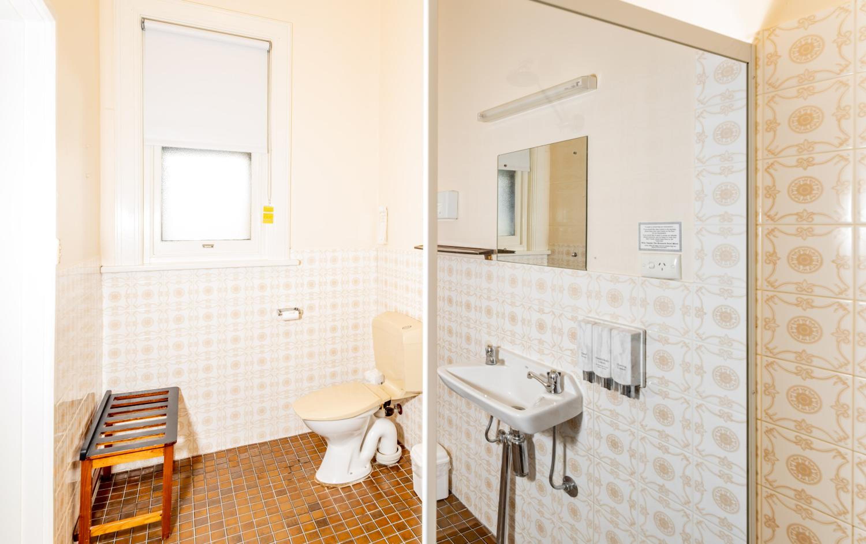 Budget Double Room photo 2