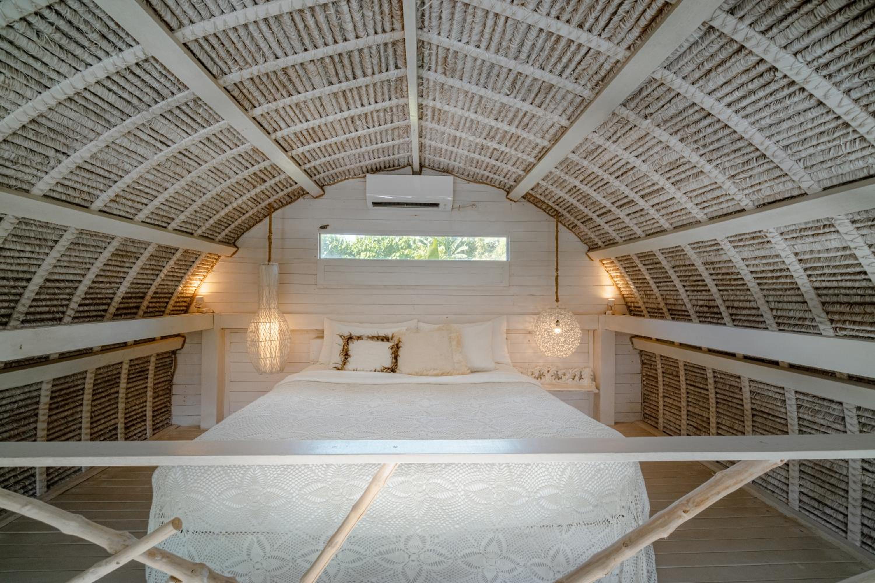 Premier Mezzanine Bungalow  - Photo 5