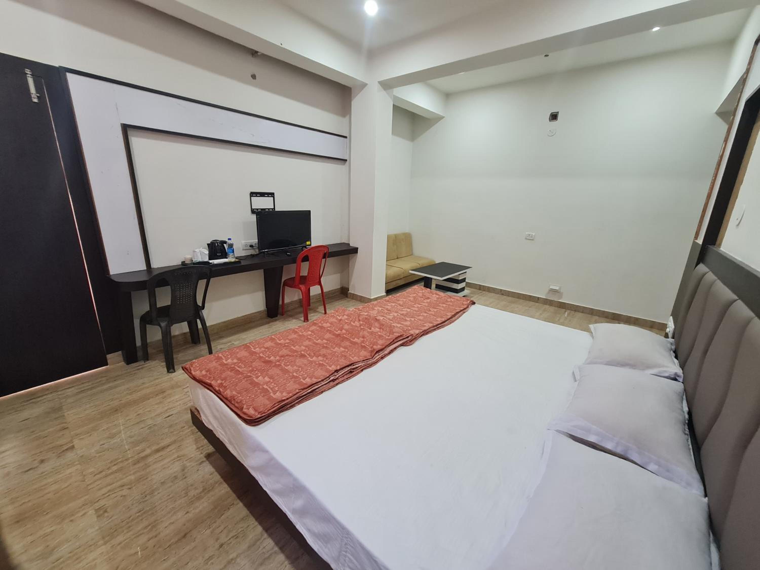 Deluxe Single Room with Balcony photo 2