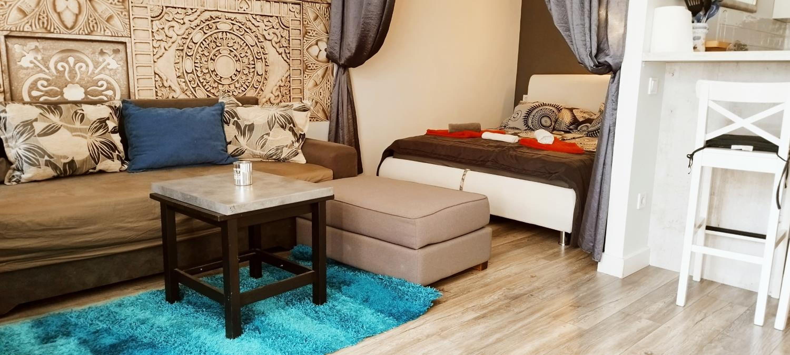 One-Bedroom Apartment - Photo 2