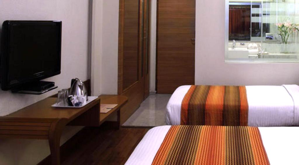 Standard Twin Room - Photo 2
