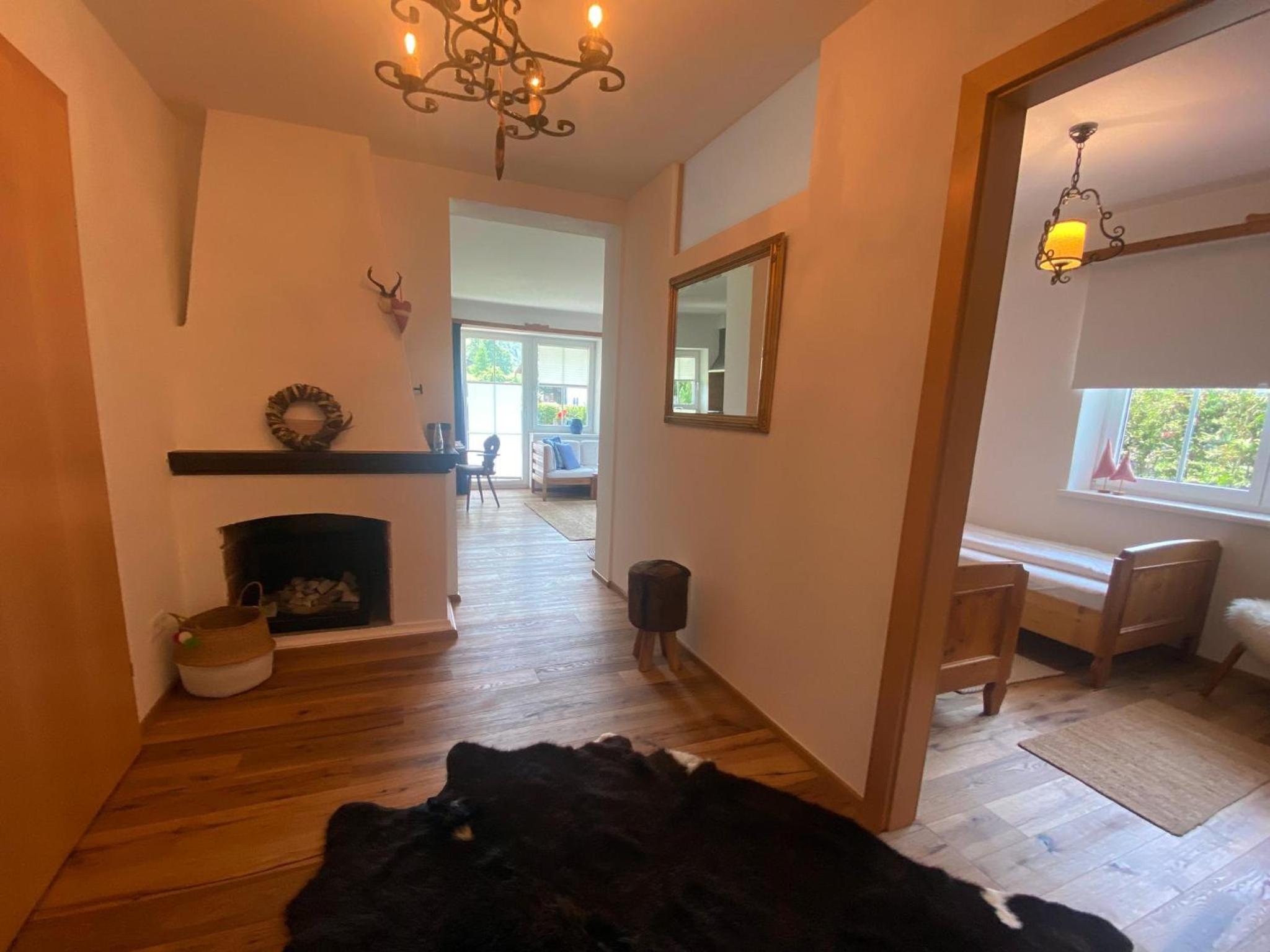 Three-Bedroom Apartment with Shower photo 1