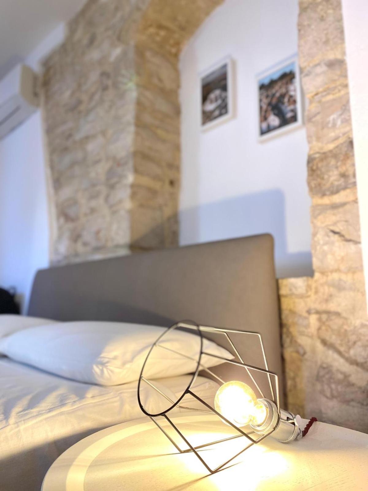 Deluxe Double Room with Balcony photo 1