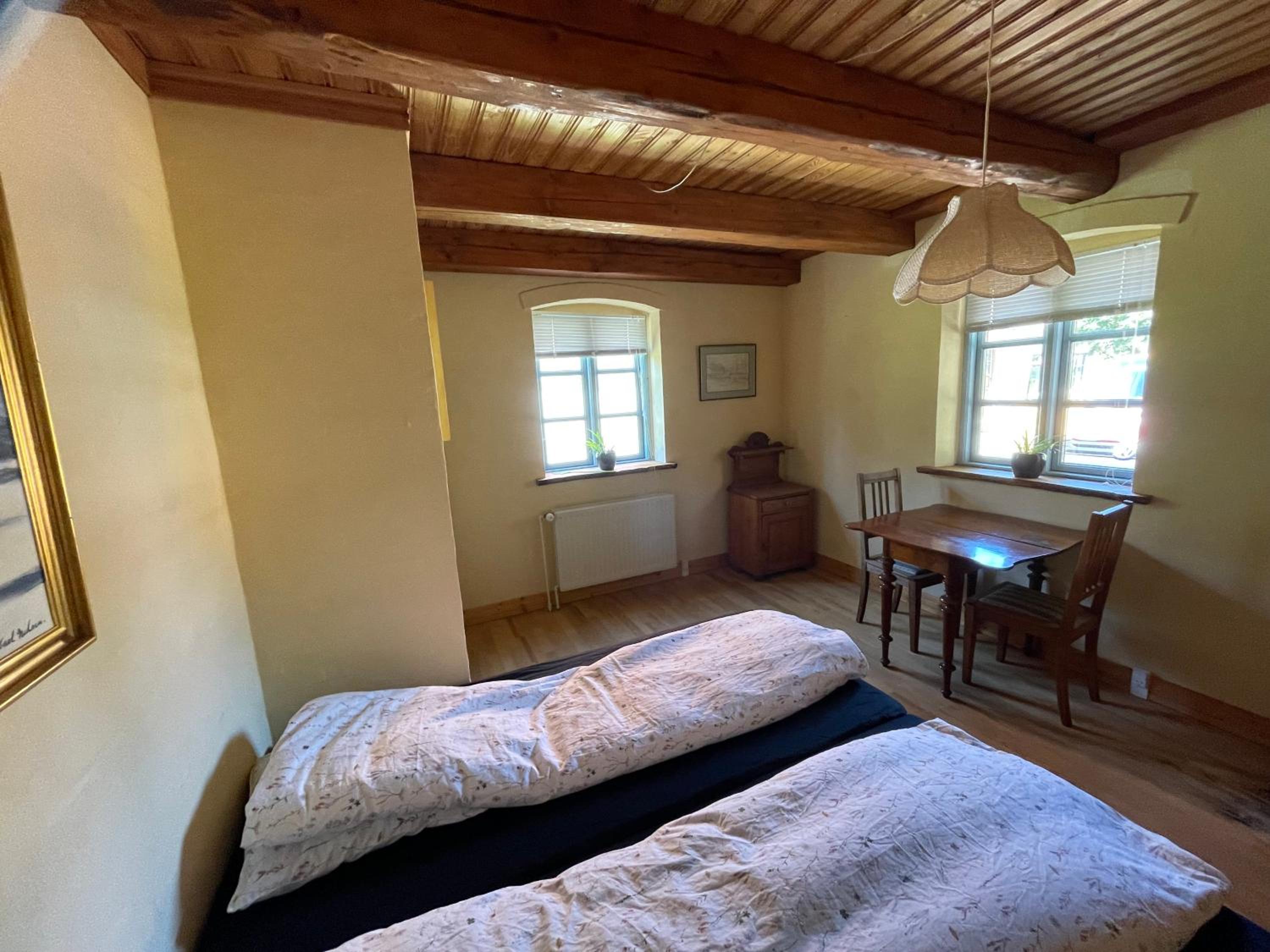Double Room with Shared Bathroom photo 2