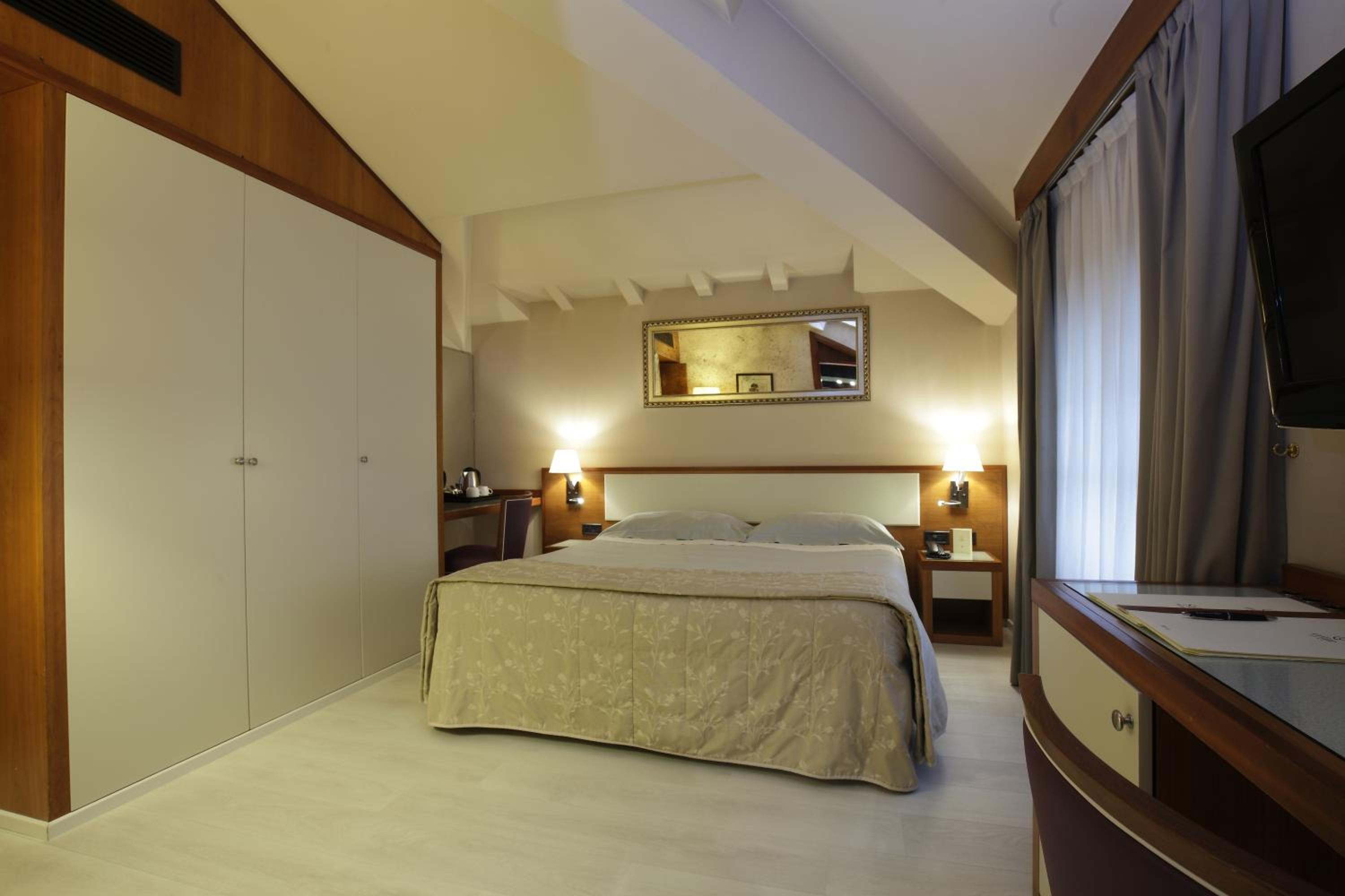 Classic Double Room - Photo 1